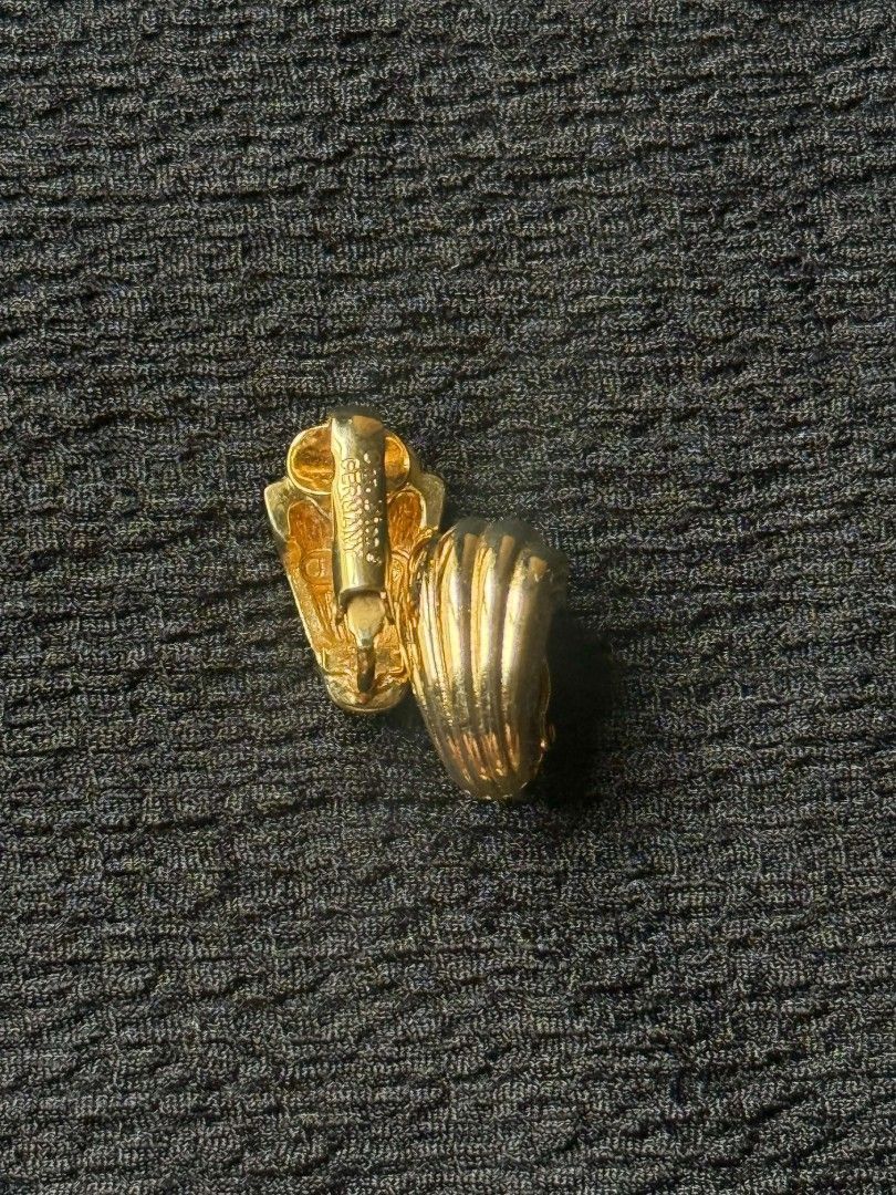 Dior CHRISTIAN DIOR Gold Tone Clip-On Earrings Size ONE SIZE - 1 Thumbnail
