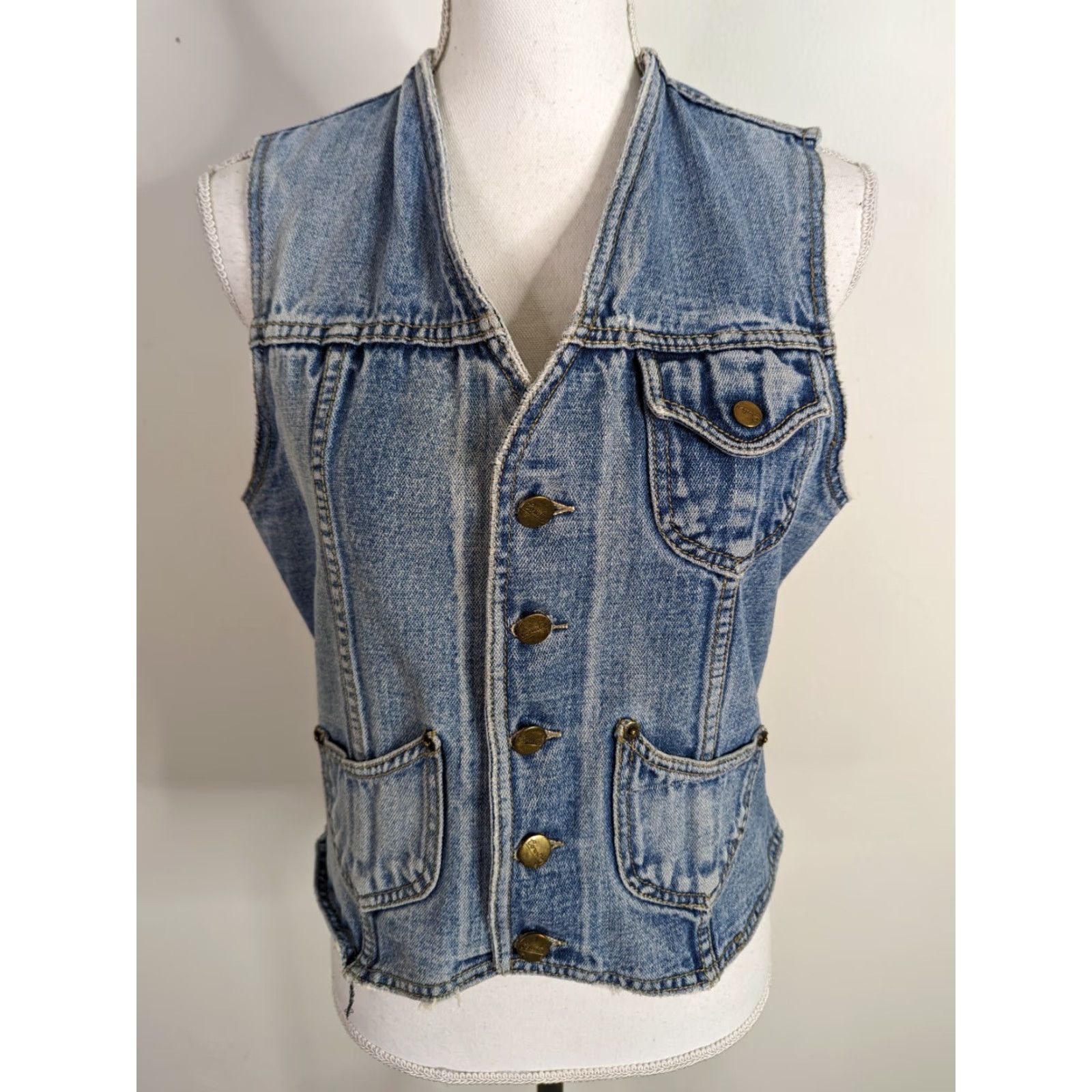 Denime VINTAGE 90s Denim Vest Small Women Button Blue V2J USA Vest Size S / US 4 / IT 40 - 4 Thumbnail