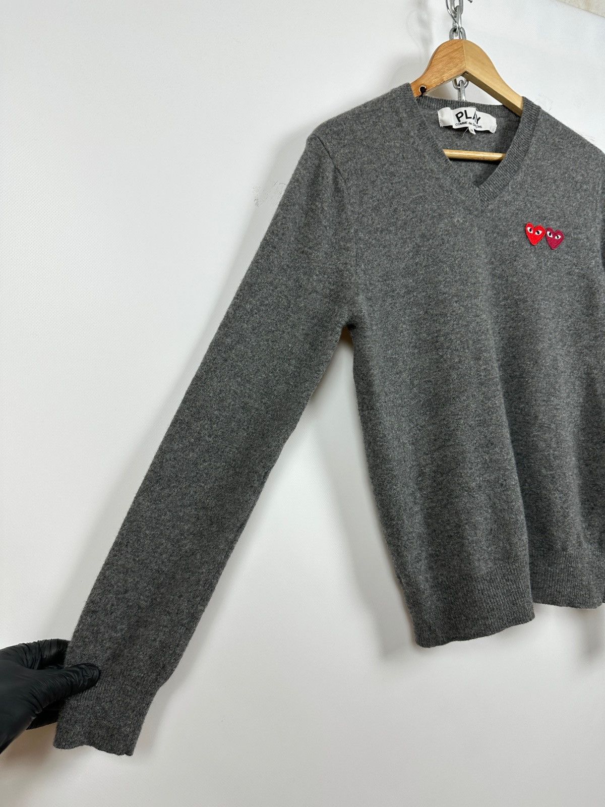 Comme des Garcons Comme des Garçons Play V-Neck Wool Double Heart Pullover Size US S / EU 44-46 / 1 - 8 Thumbnail