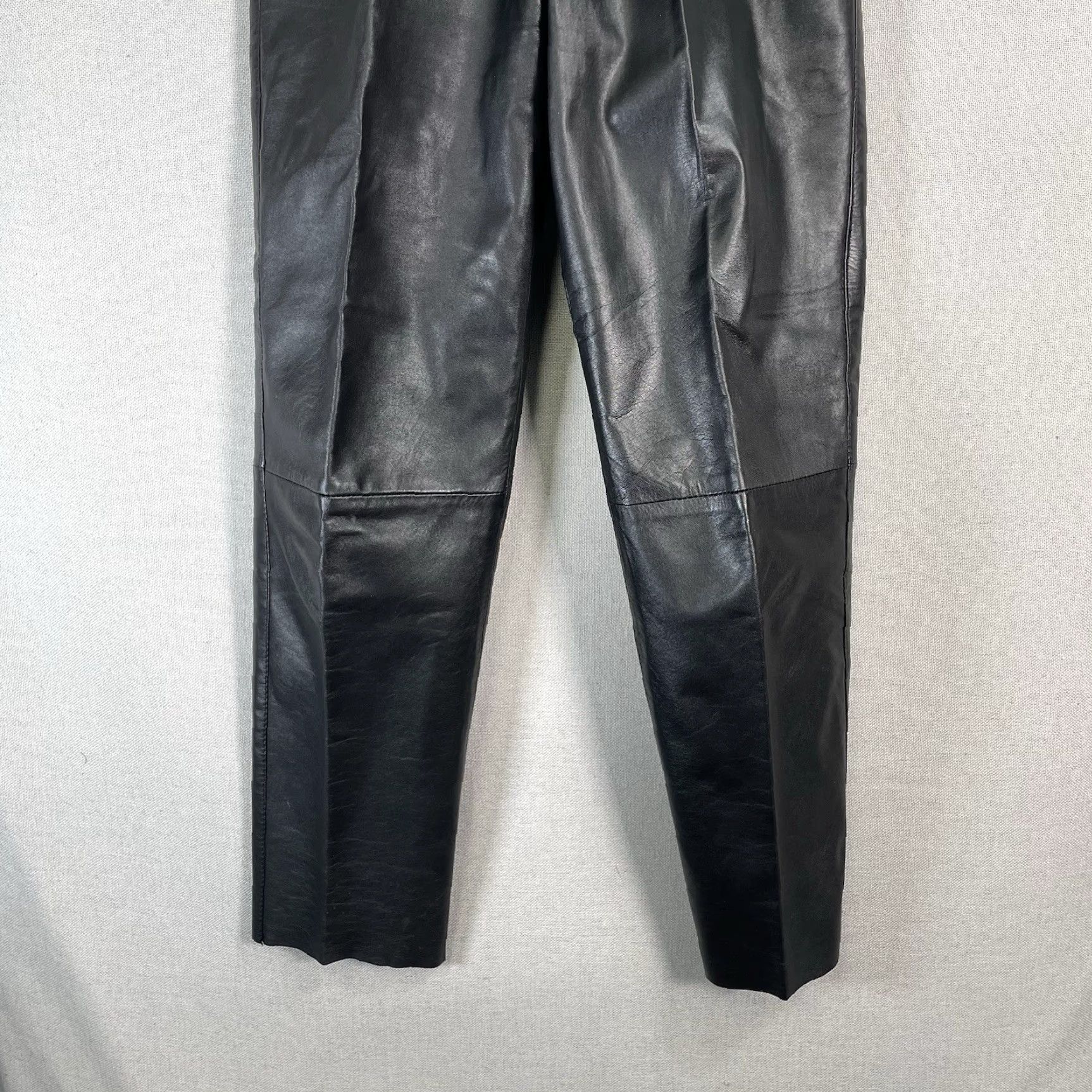 Vintage VINTAGE Leather Pants Womens 23x28 Black Germany Trousers Pleated 80s 90s Pants Women Leather Black 90s Germany Pleated Tapered 23x28 Mens Womens? Size 40" / US 18 - 3 Thumbnail