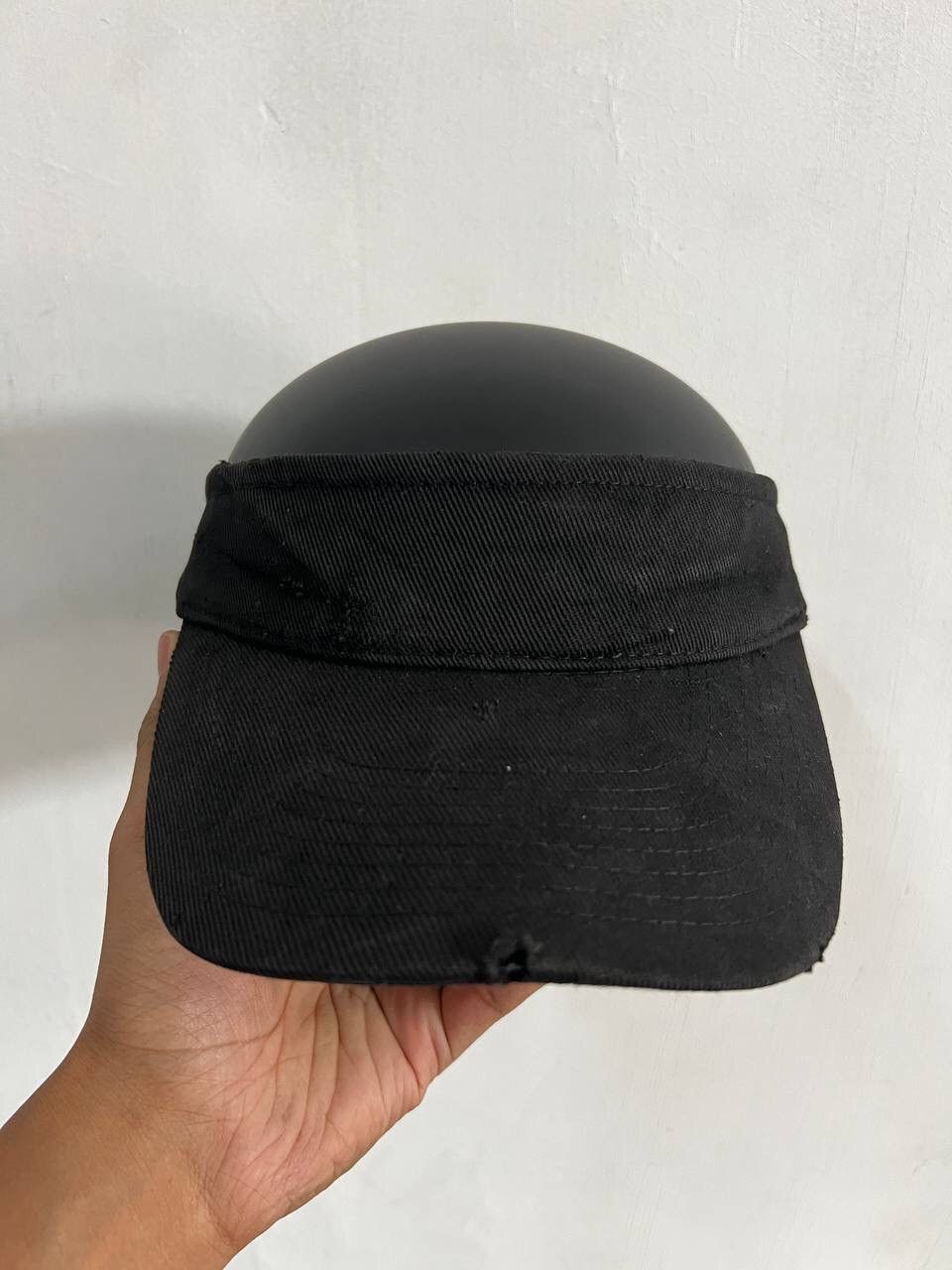 Vintage Plain Black Vintage Visor Hat Size ONE SIZE - 1 Thumbnail