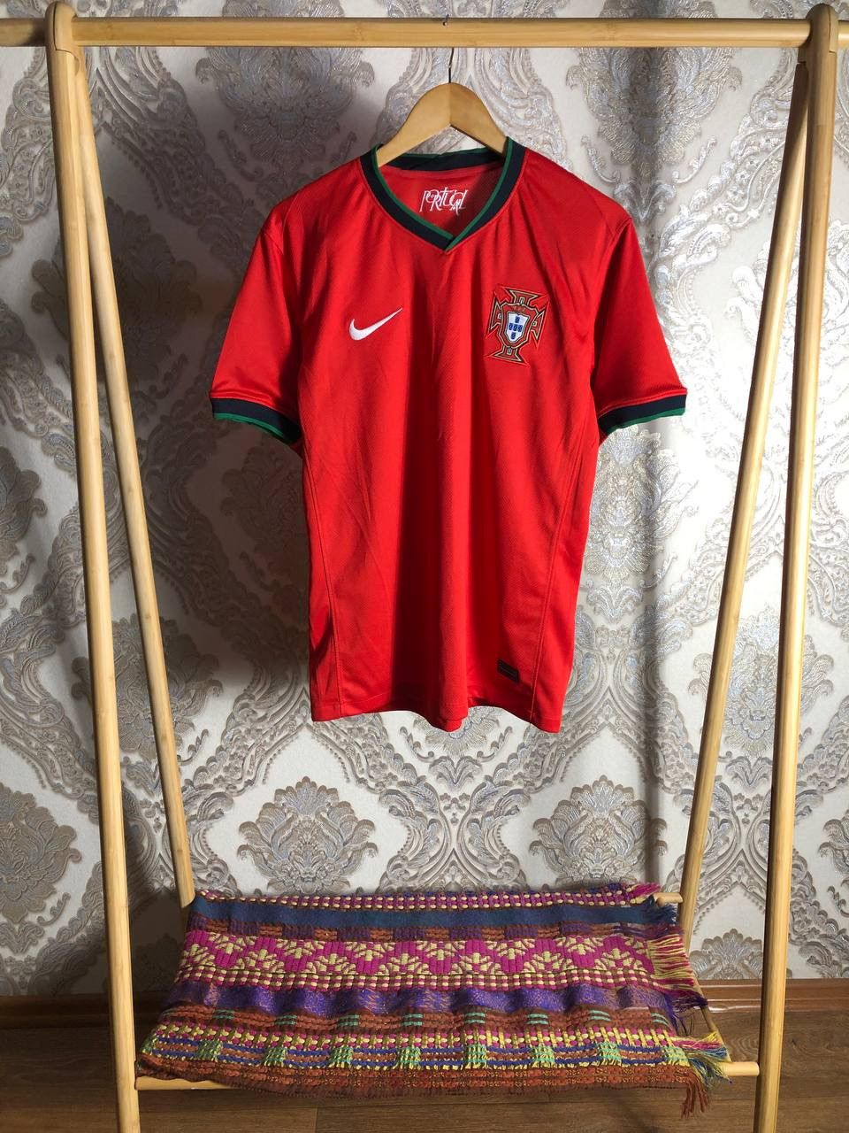 Nike VINTAGE NIKE PORTUGAL SOCCER JERSEY RONALDO BLOKE Y2K 90s Size US L / EU 52-54 / 3 - 1 Thumbnail