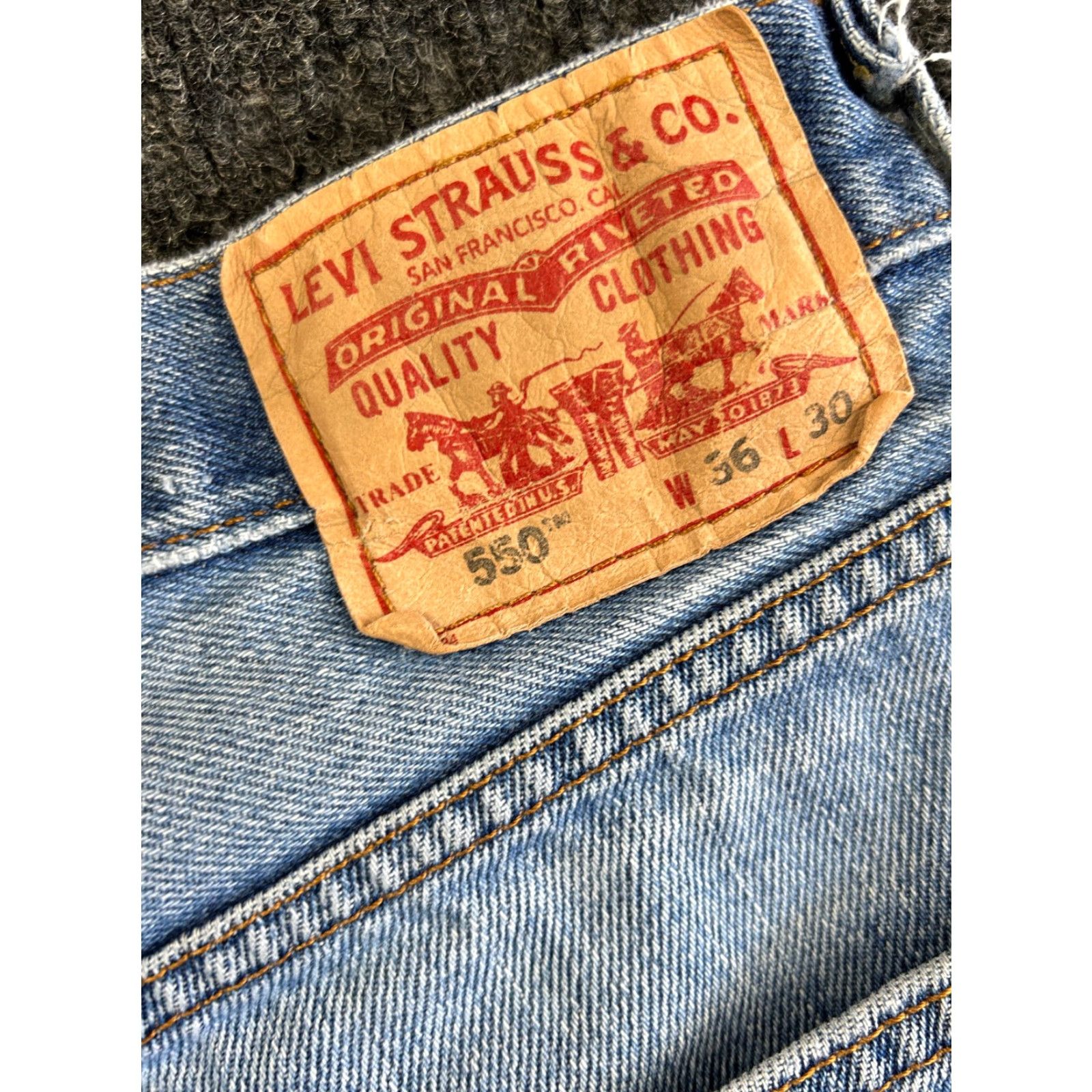 Levi's VINTAGE Levi’s 550 Jeans Wide-Leg Baggy Relaxed Fit 36 x 30 Denim Blue 80s 90s Grunge USA Mens Jeans Size US 36 / EU 52 - 5 Thumbnail