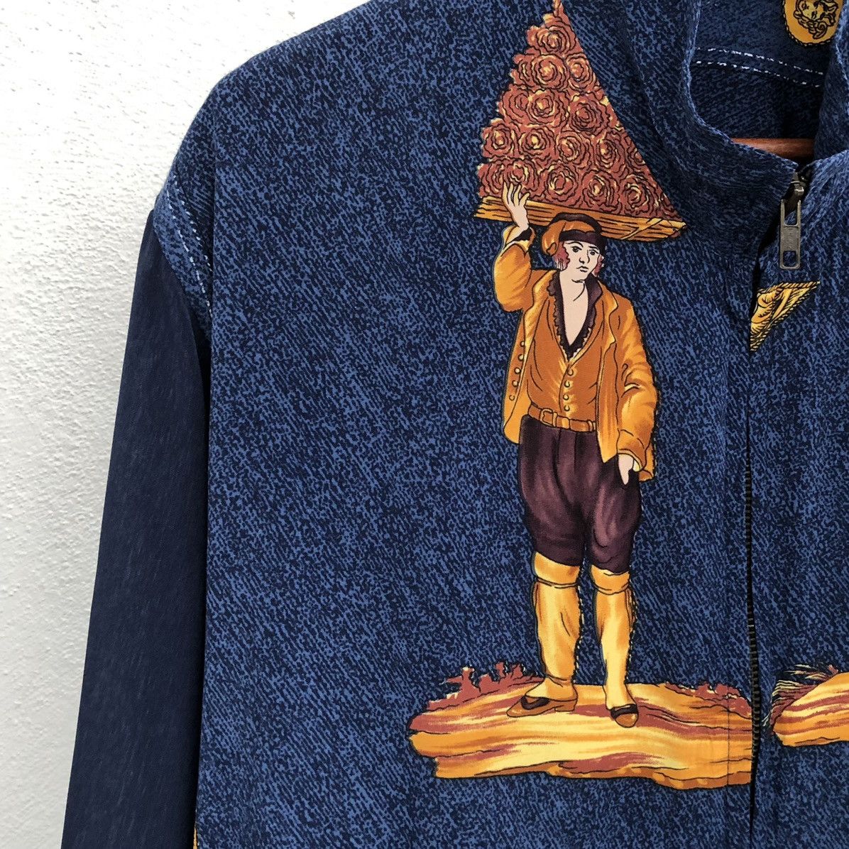 Vintage Vintage Blue Jeans Inspired VERSACE Silk Printed Jacket Size XL / US 12-14 / IT 48-50 - 9 Thumbnail