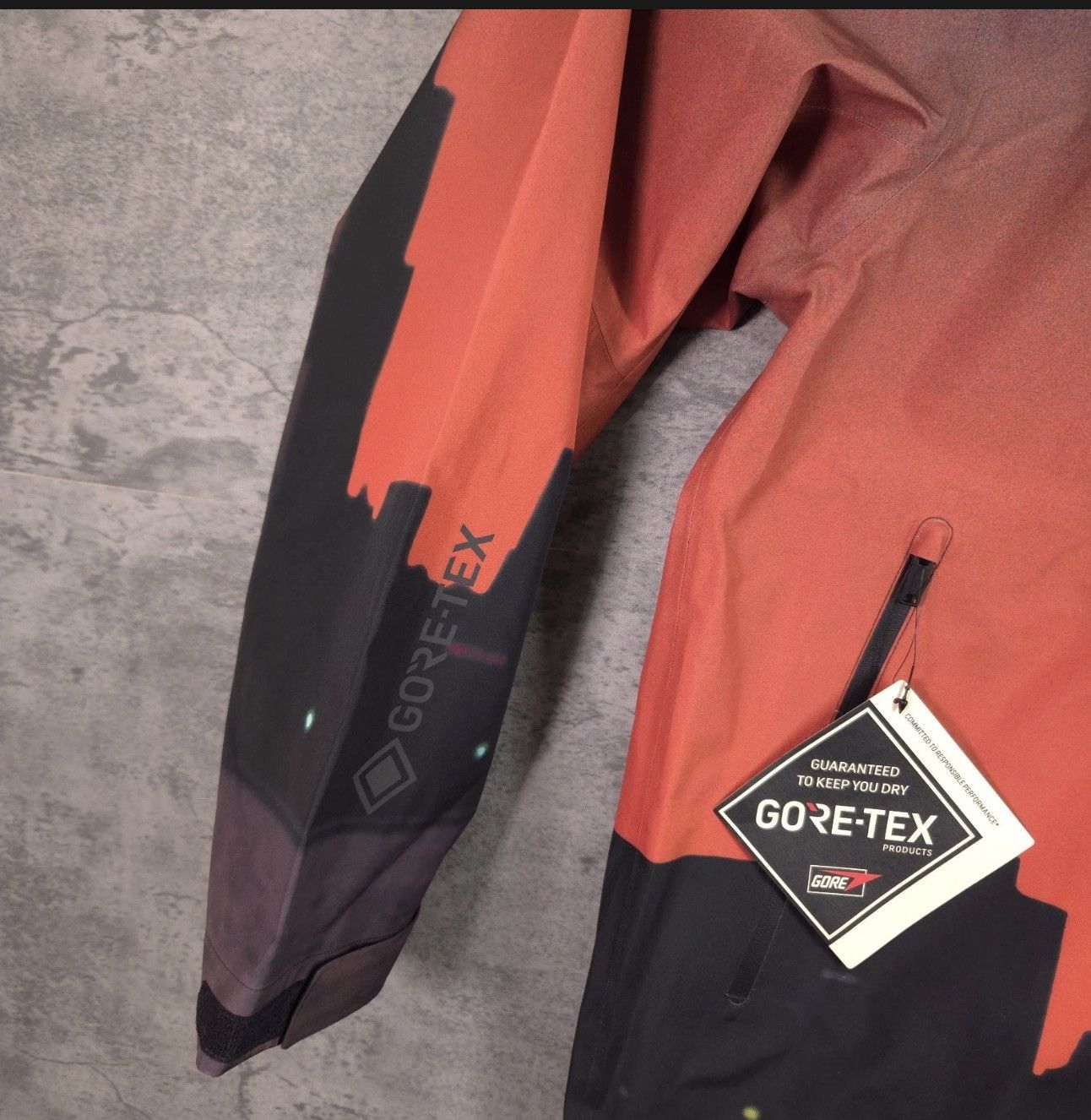 Jordan Brand NIKE Air Jordan Jumpman Skyline GORE-TEX Rain Jacket Mens L Size US L / EU 52-54 / 3 - 5 Thumbnail
