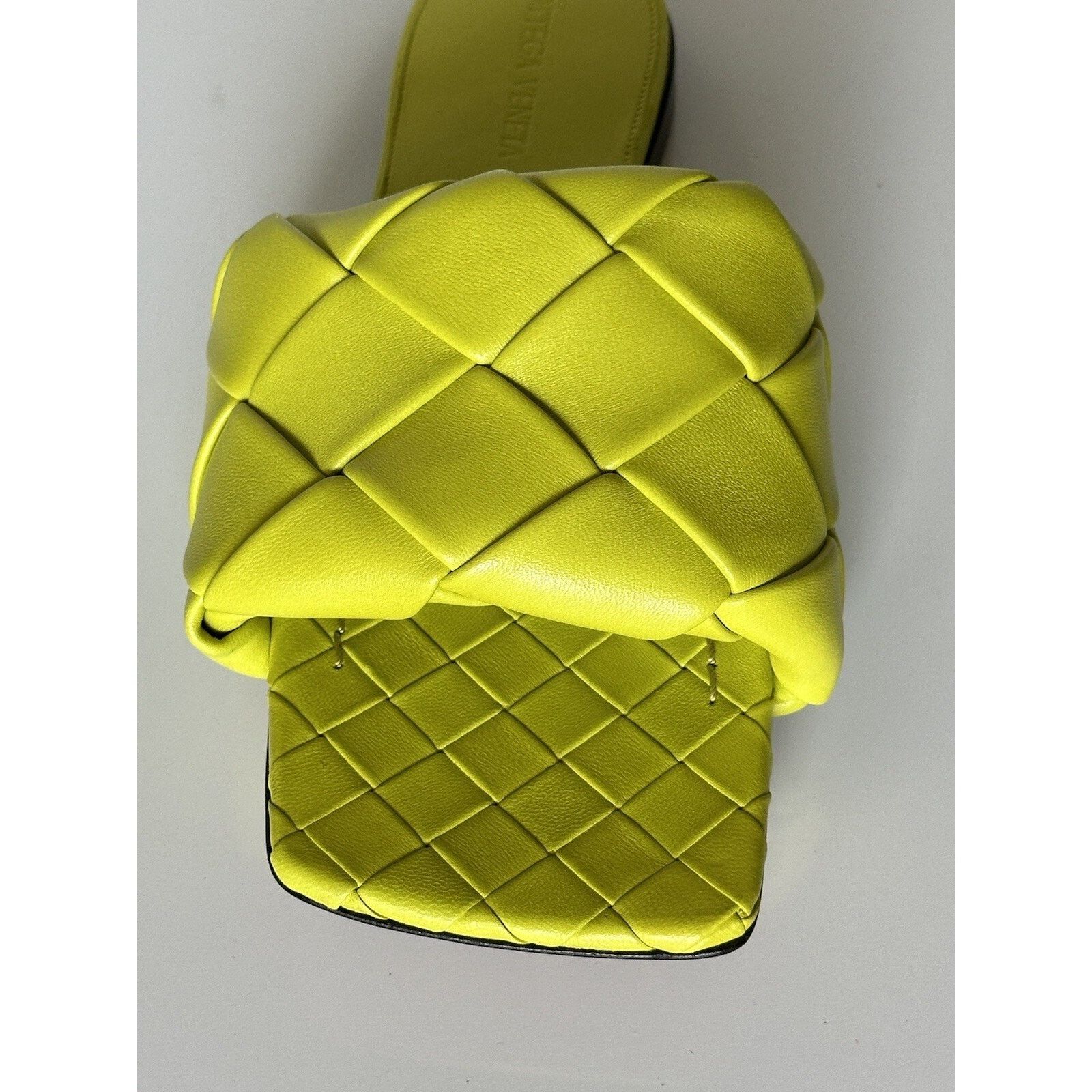 Bottega Veneta Bottega Veneta Yellow Lemon Flat Sandals 7 US (37) 608853 Size US 7 / IT 37 - 4 Thumbnail