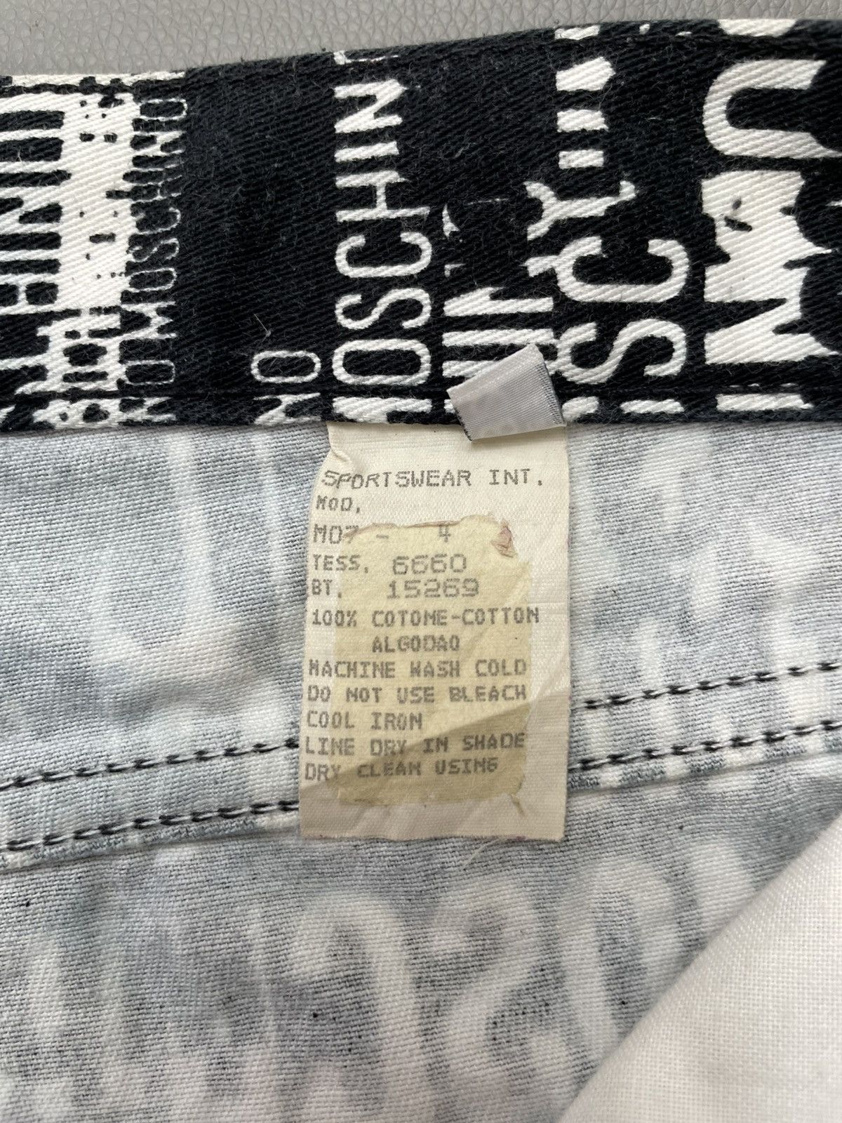 Designer × Moschino Moschino Poem Short Pants Size US 32 / EU 48 - 8 Thumbnail