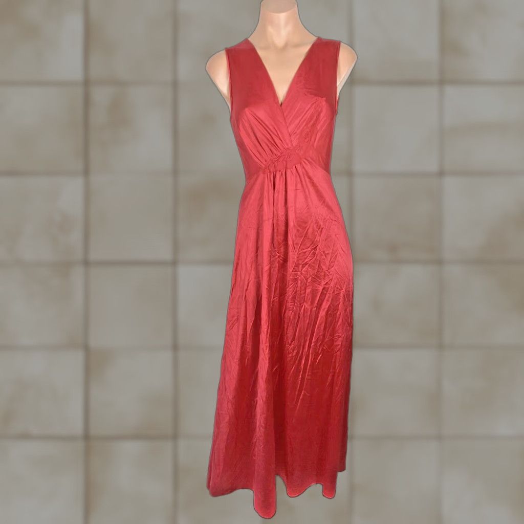 VTG Vanity Fair Red Nylon Negligee Nightgown S 32 Sissy Nightgown Vintage 70s Victorian Look Womens