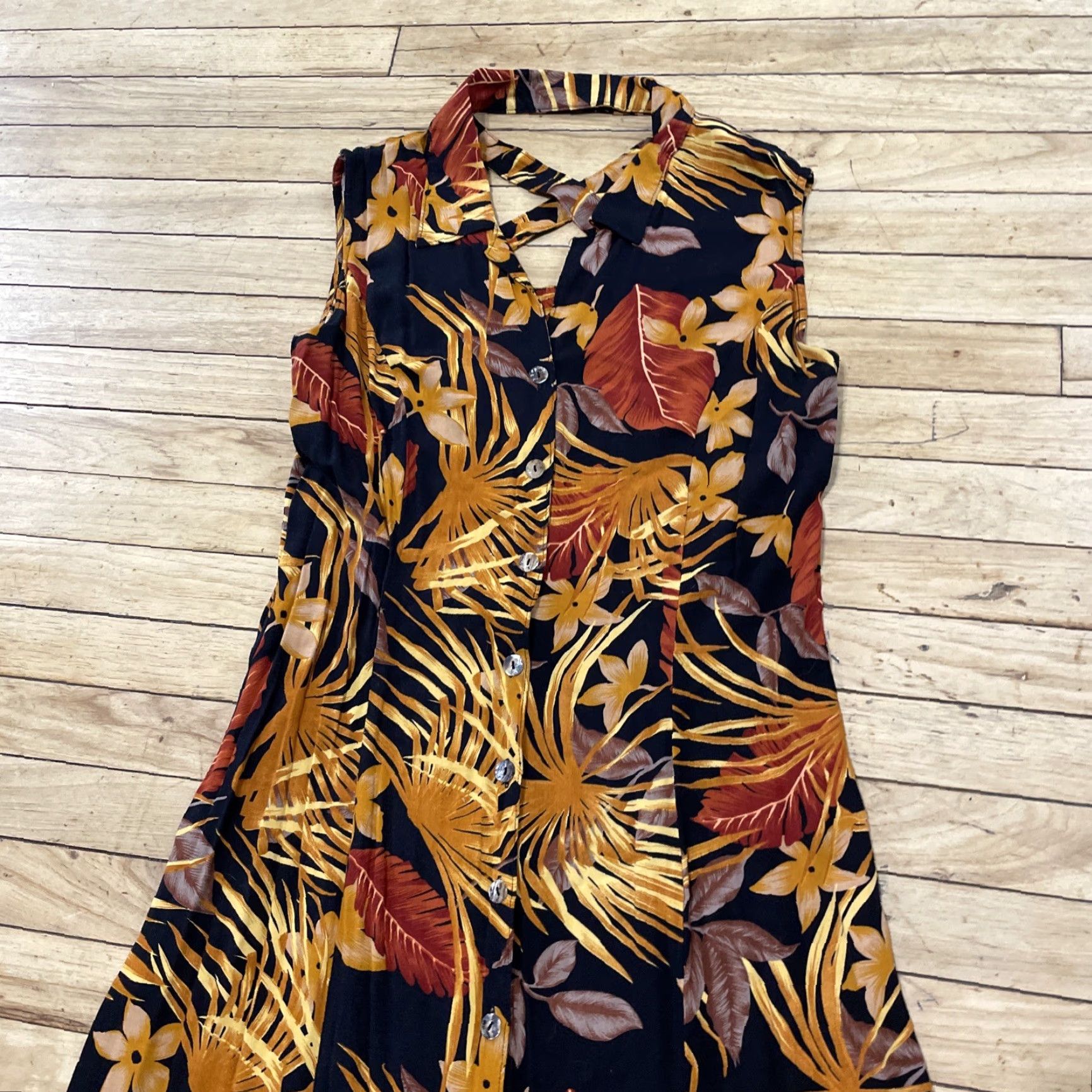Vintage VINTAGE California Krush Hawaiian Dress Women L Floral Sleeveless Button Front Collared Midi Casual Travel Black Orange Red accents Womens Size L / US 10 / IT 46 - 4 Thumbnail