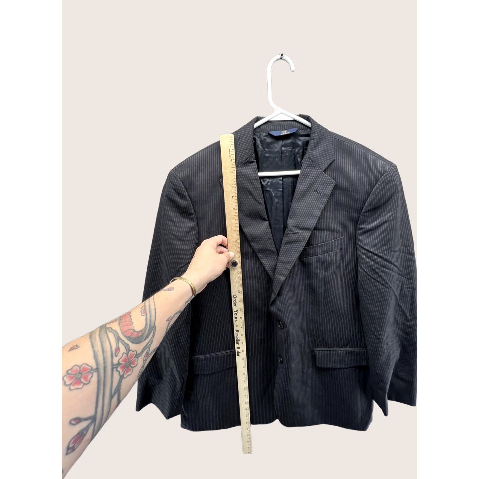 Brooks Brothers Brooks Brothers 346 Suit Jacket Mens Large 43R Black Gray Pinstripe Wool Stretch Notch Lapel Single-Breasted 2-Button Formal Business Shirt/Coat Size 42R - 1 Thumbnail