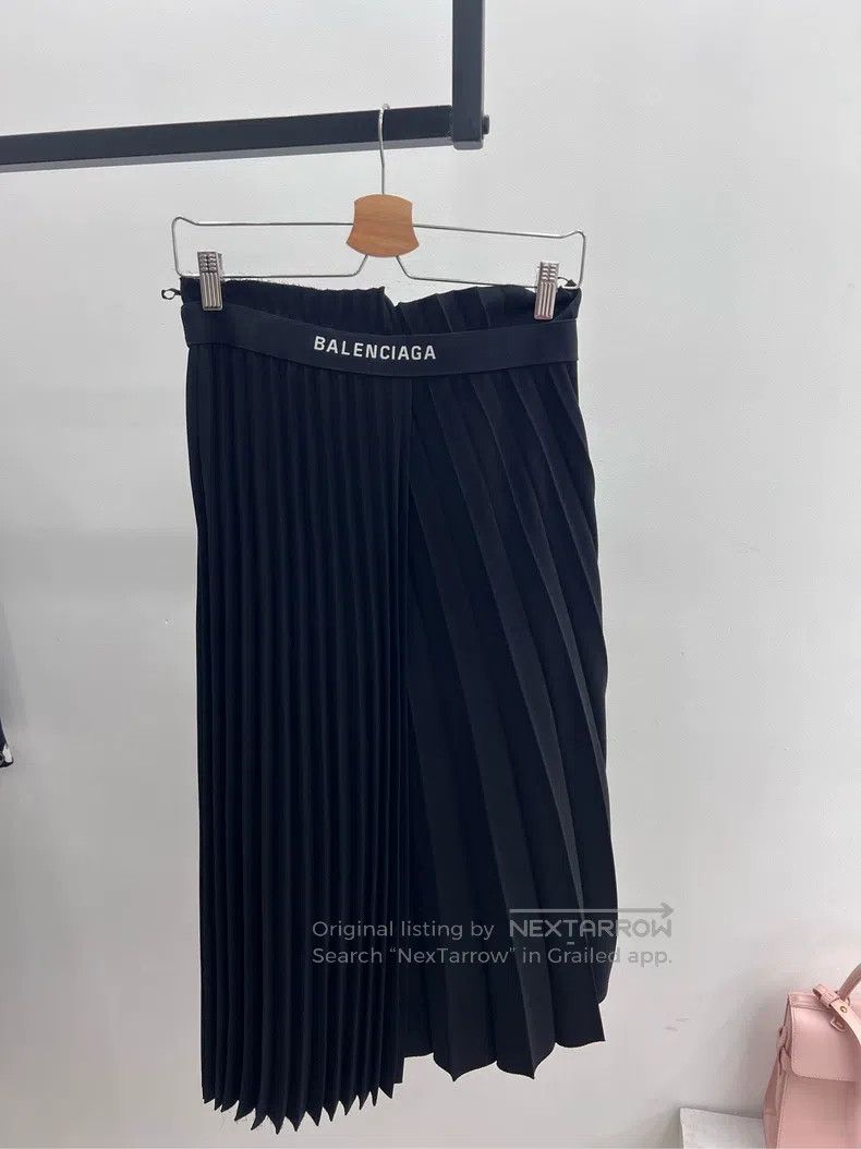 Balenciaga Balenciaga Black Pleated Asymmetrical Skirt, Size 38, Wais Size 37" - 5 Thumbnail