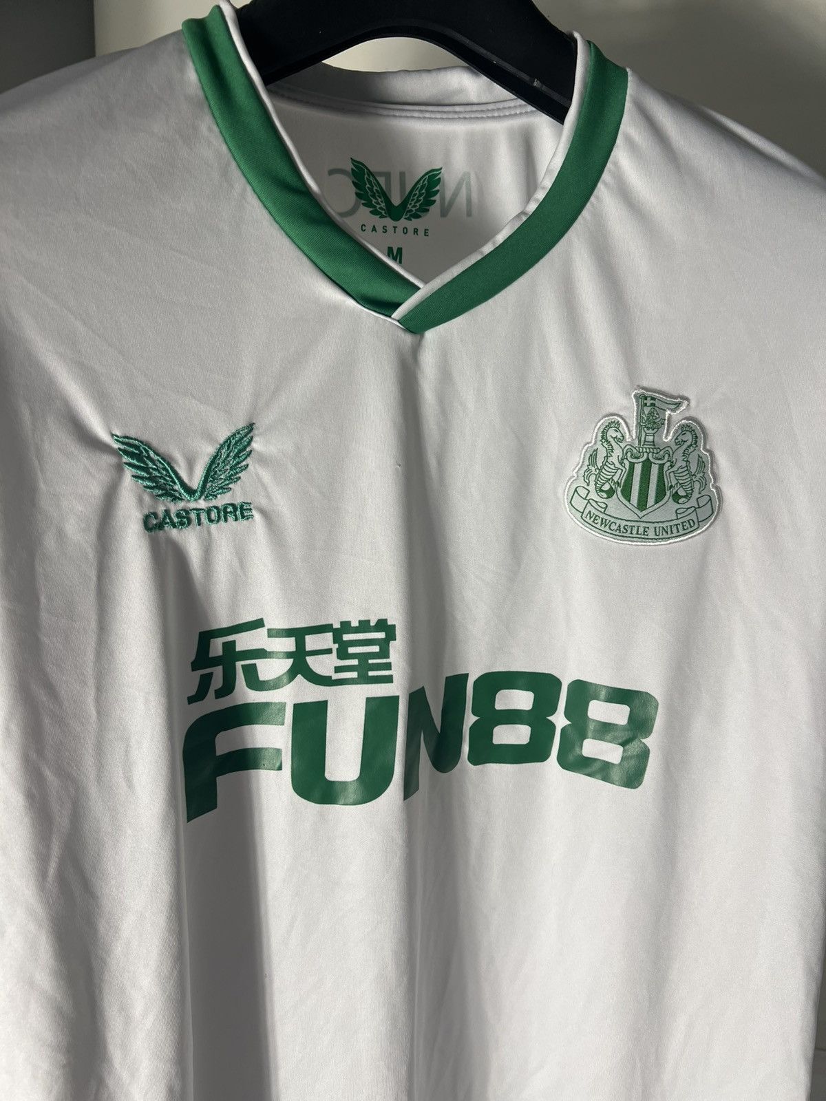 Vintage VERY RARE CASTORE FC NEW CASTLE ENGLAND SOCCER JERSEY Y2K Size US M / EU 48-50 / 2 - 4 Thumbnail