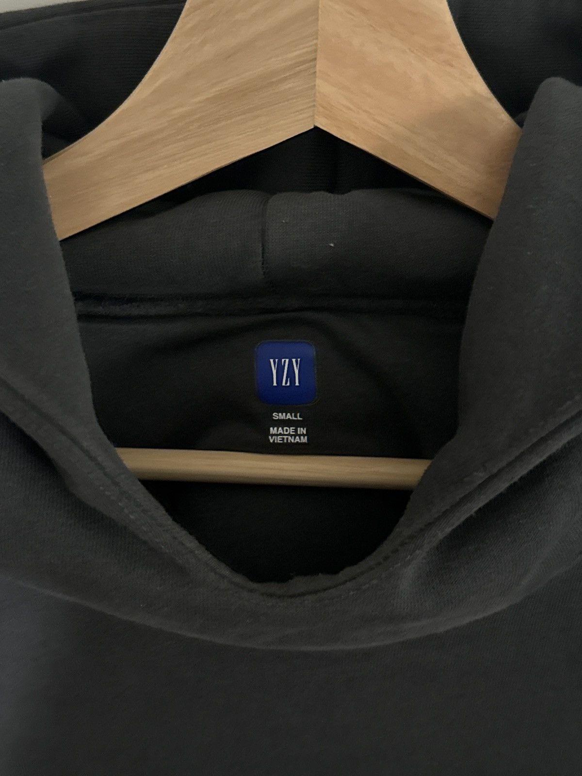 Balenciaga × Gap × Yeezy Yeezy black dove hoodie Size US S / EU 44-46 / 1 - 3 Thumbnail
