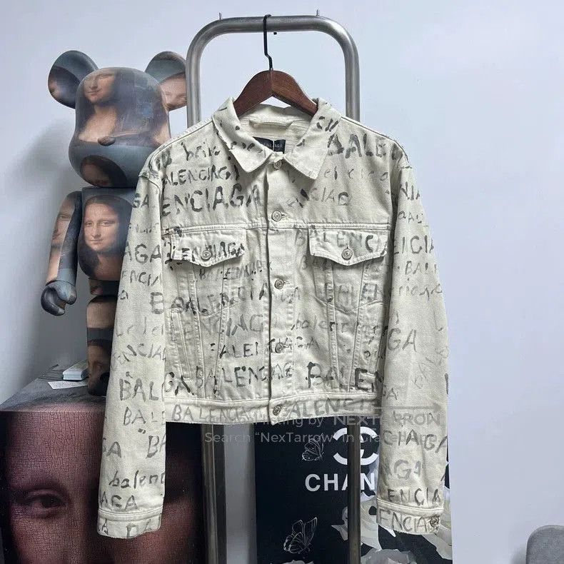 Balenciaga Balenciaga Graffiti Denim Jacket. Size US M / EU 48-50 / 2 - 1 Thumbnail