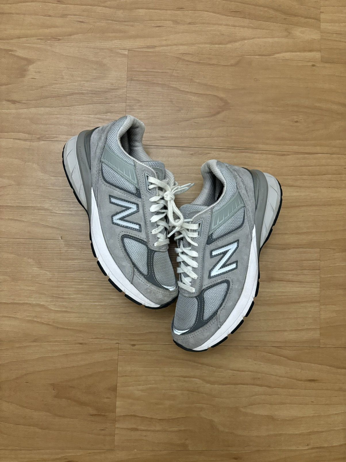 New Balance 💨 New Balance 990v5 Grey WMNS (Sz 7.5) Size US 7.5 / IT 37.5 - 1 Thumbnail