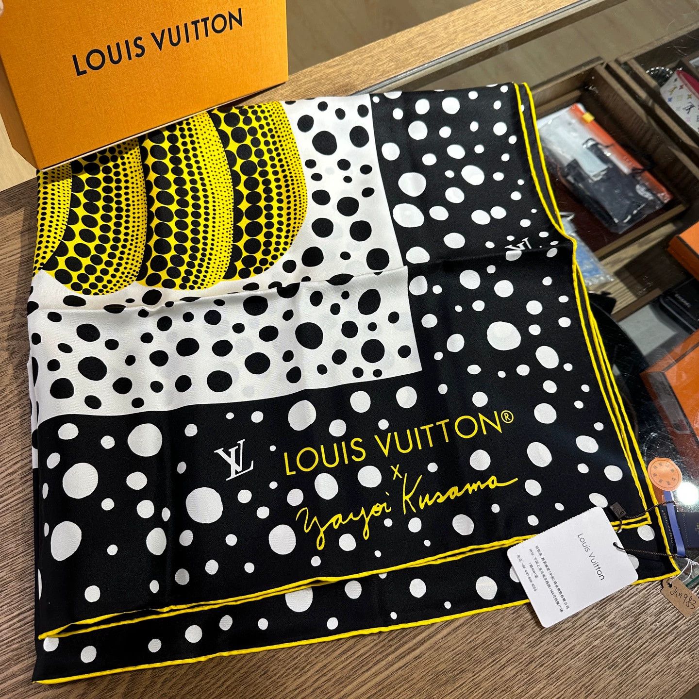 Louis Vuitton LV x Yayoi Kusama Polka Dot Pumpkin Silk Scarf Size ONE SIZE - 1 Thumbnail