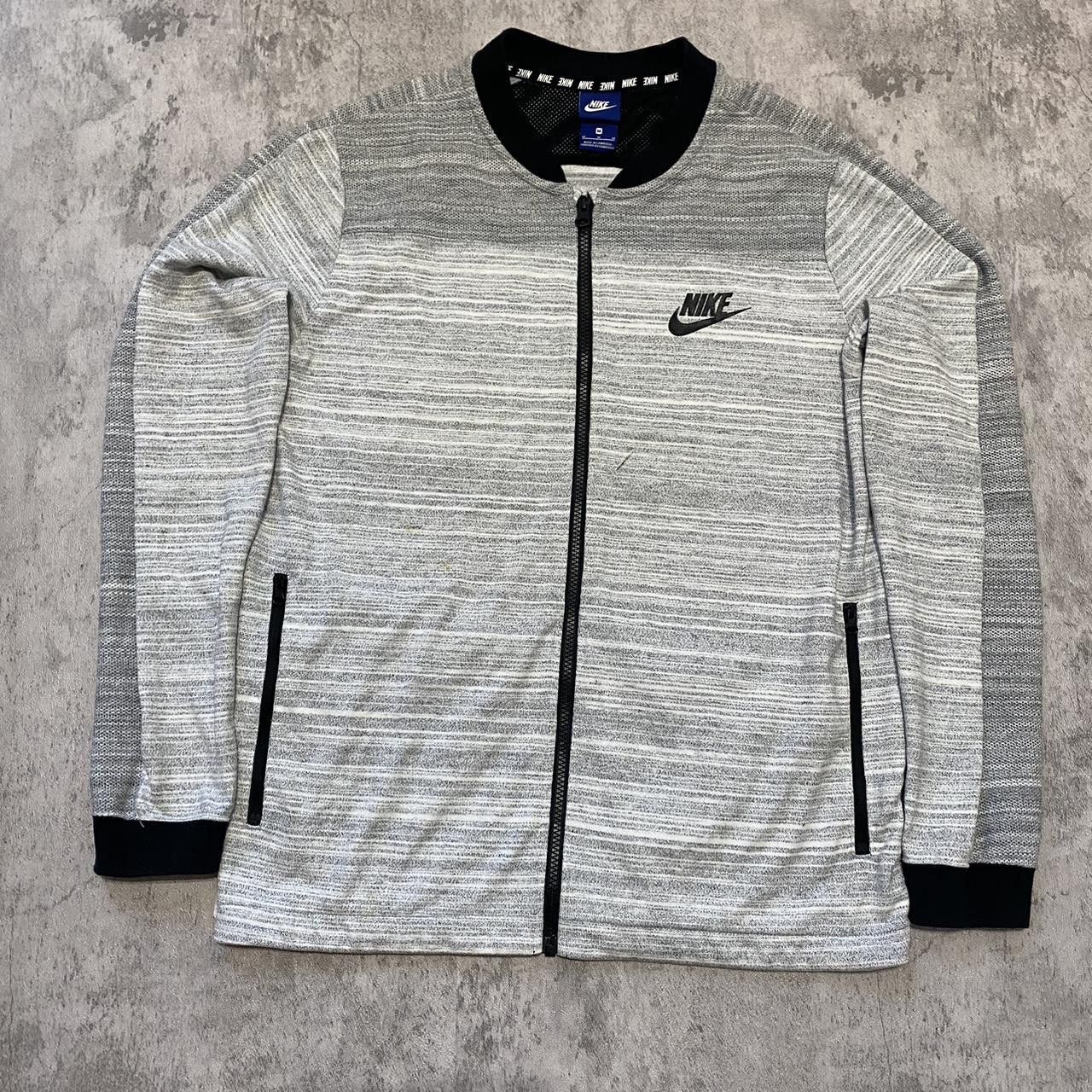 Nike Grey Nike sweatshirt with black accents Sportswear Size US M / EU 48-50 / 2 - 1 Thumbnail