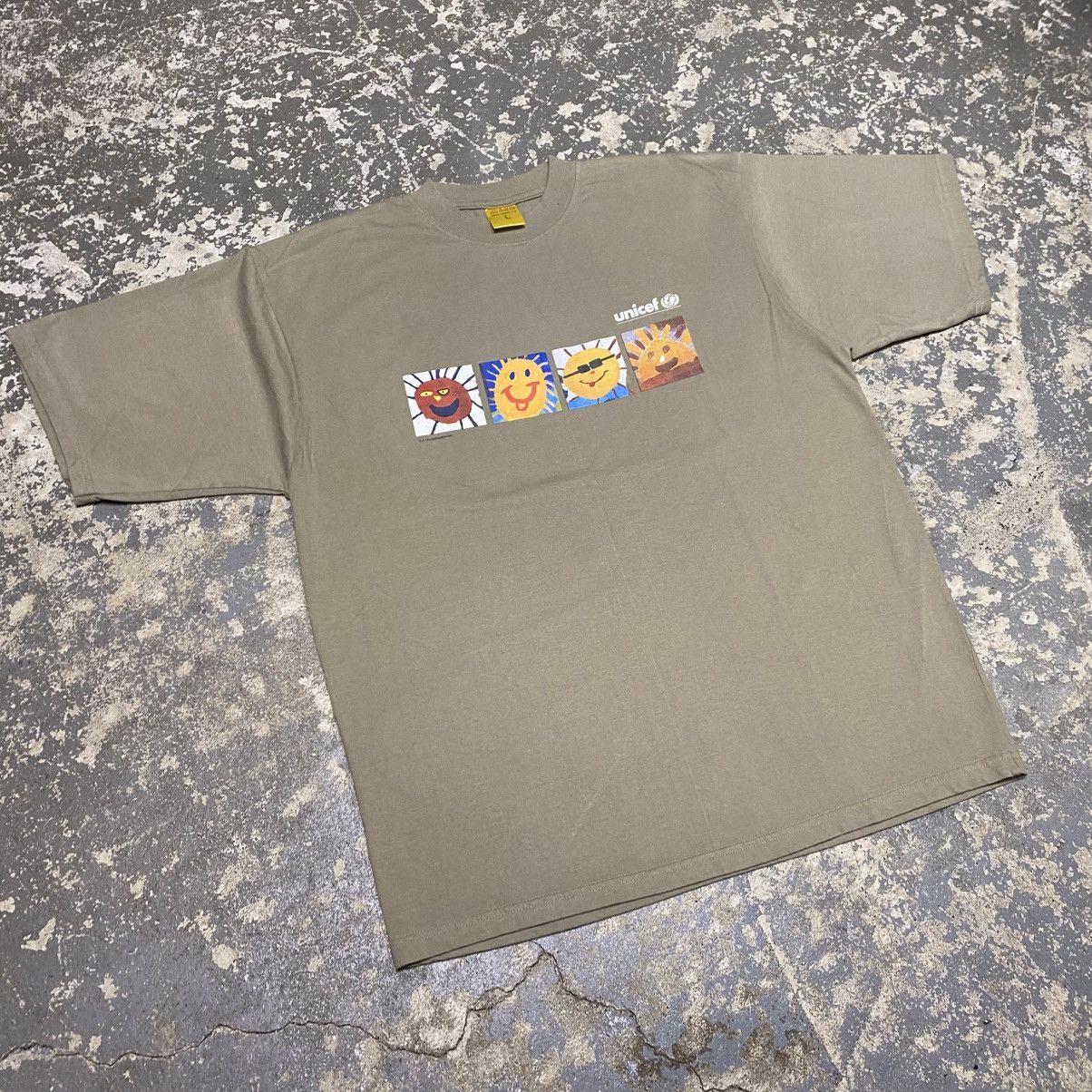 Supreme Vintage Unicef Smiley Face Art Box Logo Tshirt Size US L / EU 52-54 / 3 - 9 Thumbnail