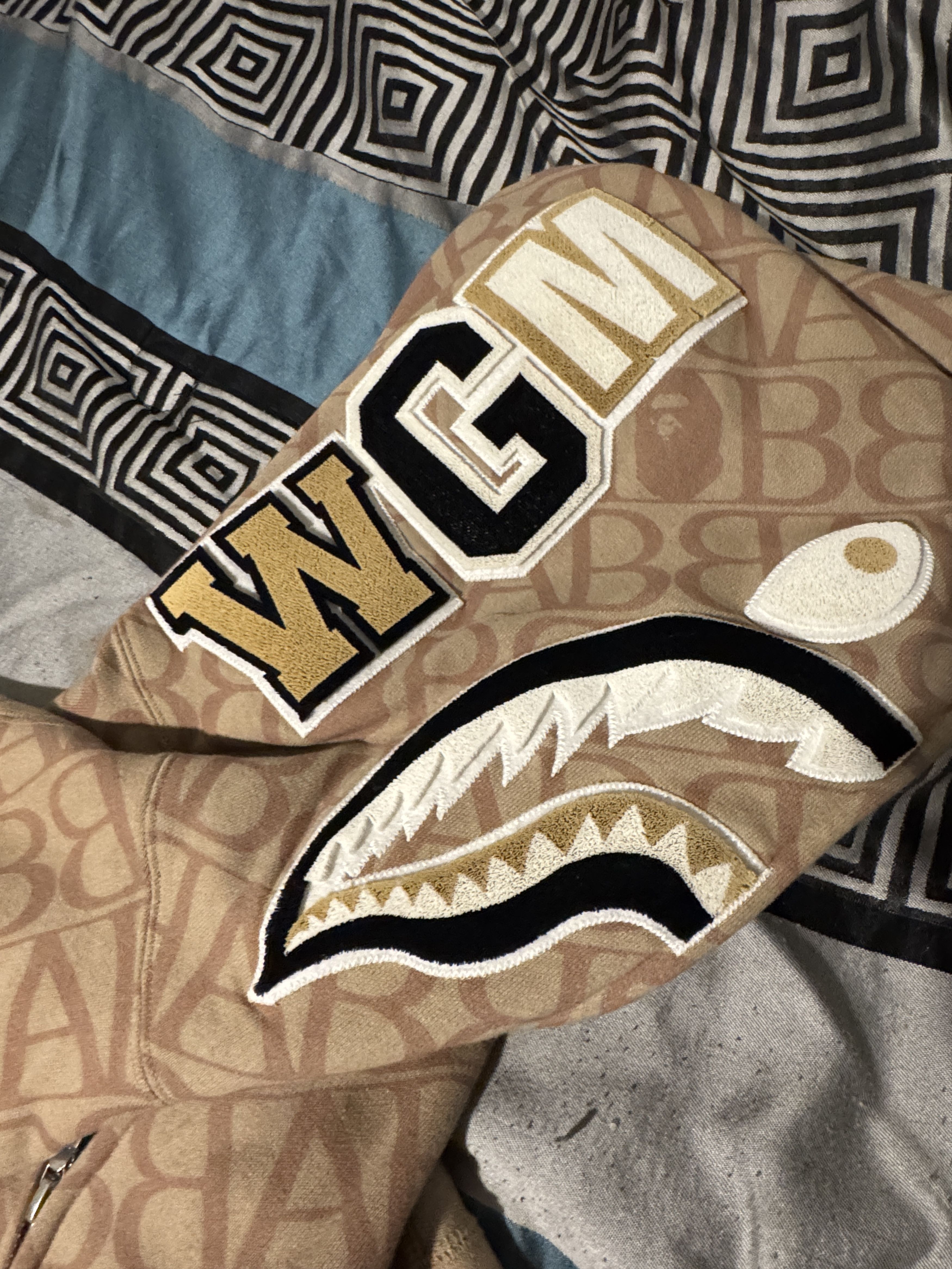 Bape Bape Sport Monogram Shark Hoodie Beige Size US L / EU 52-54 / 3 - 3 Thumbnail