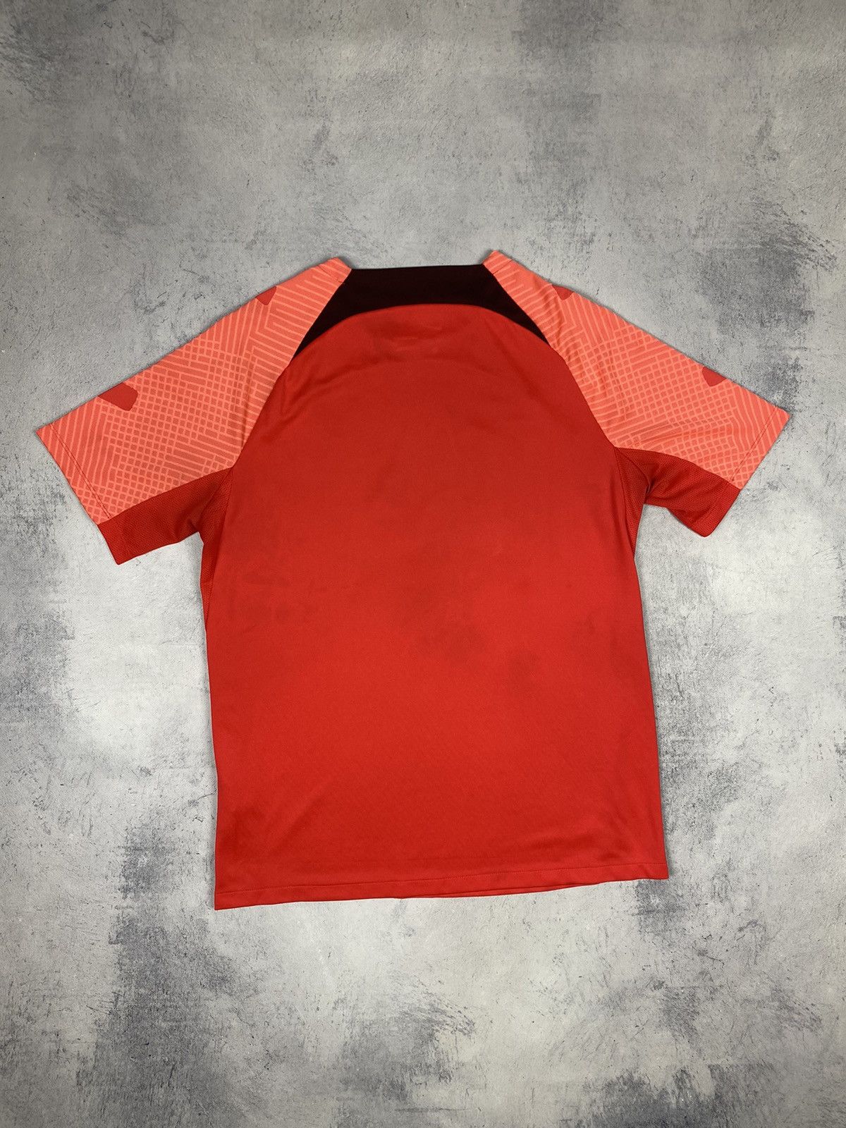 Nike Nike Liverpool 2022 2023 Training Shirt Soccer Jersey Size US L / EU 52-54 / 3 - 11 Thumbnail