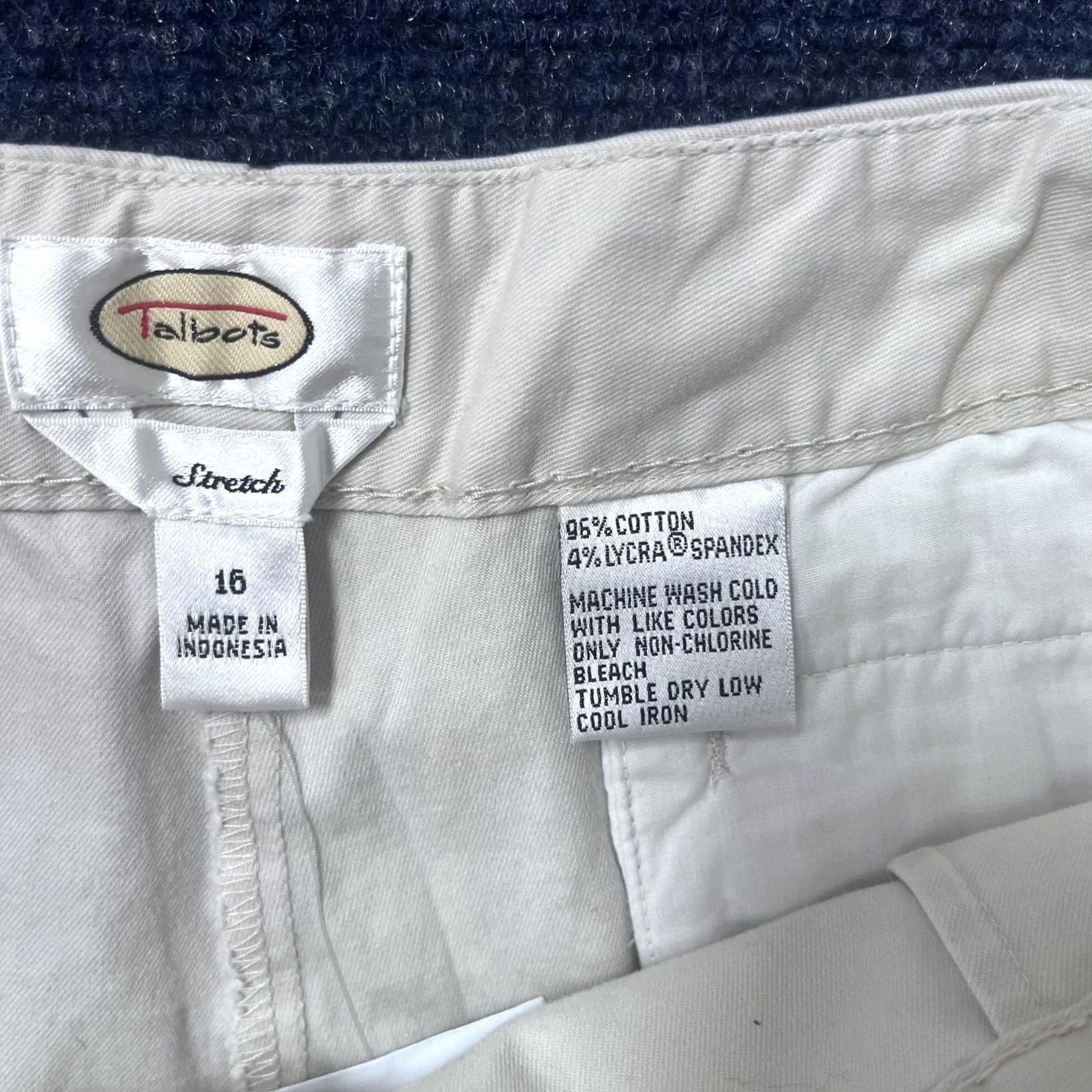 Talbots Talbots Pants Womens 16 Beige Khaki Chino Straight Leg Stretch Cotton Side Tabs Adjustable Waist Pockets Zip 28.5in Inseam Mens Womens Girls? Size 38" / US 16 / IT 52 - 3 Thumbnail