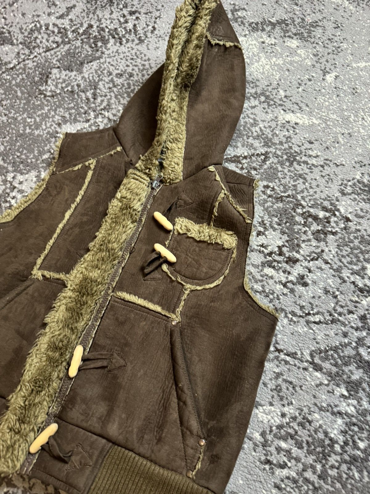 If Six Was Nine × Vintage Vintage Y2K Fuzzy Fur Hood Sued Alaska Avantgarde Vests Size US M / EU 48-50 / 2 - 3 Thumbnail