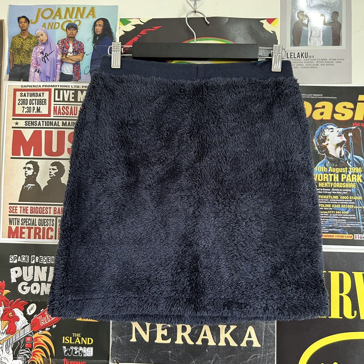 Uniqlo Vintage Uniqlo Furry Fleece Mini Skirt Size 27" / US 4 / IT 40 - 5 Thumbnail