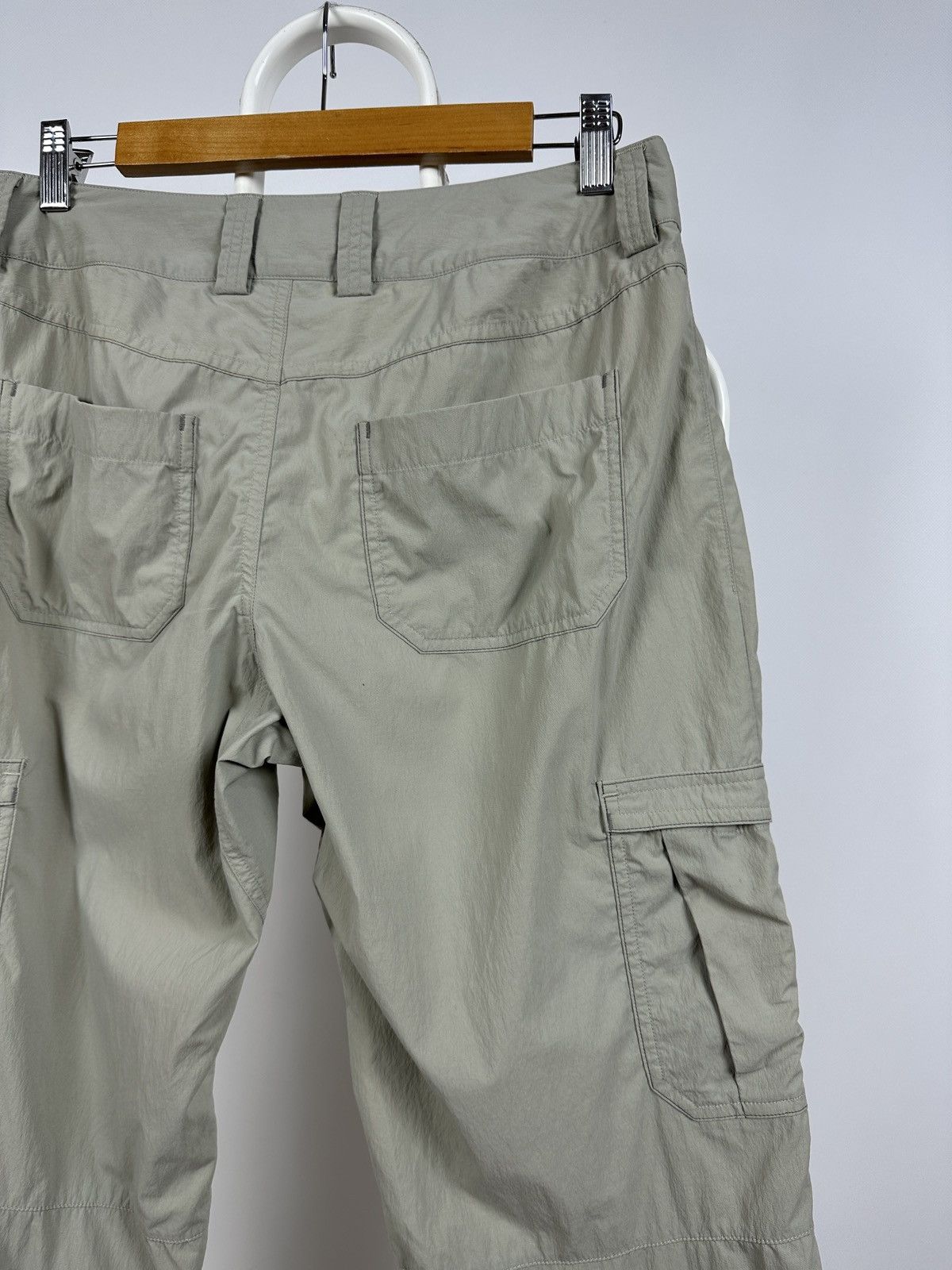 Arc'teryx Vintage Arcteryx Nylon Light Grey Cargo Pants Travis Style Size US 31 - 14 Thumbnail