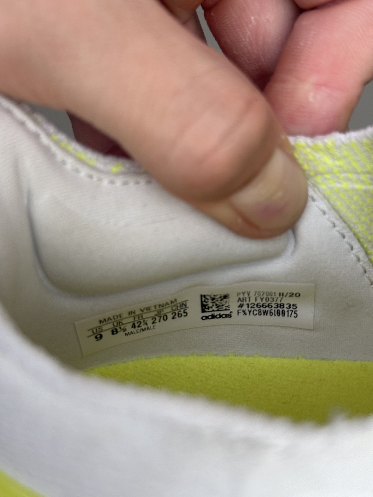 Adidas Ultra Boost Size US 9 / EU 42 - 6 Thumbnail