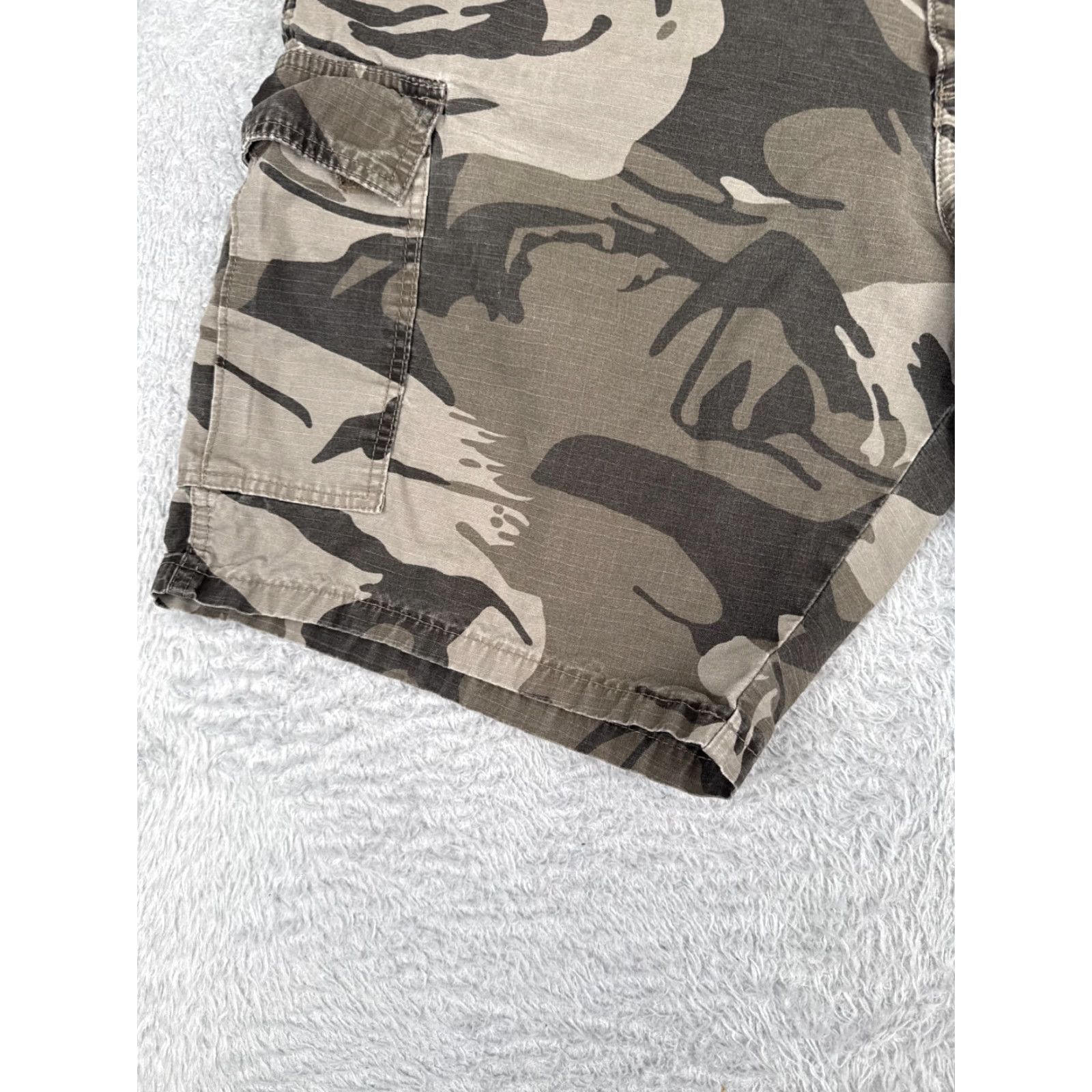 Wrangler Wrangler Shorts Mens 38 Brown Camouflage Cargo Rip-Stop Cotton Blend Hike 38x10 Camouflage Cargo Pocket Mens Shorts Size US 38 / EU 54 - 3 Thumbnail