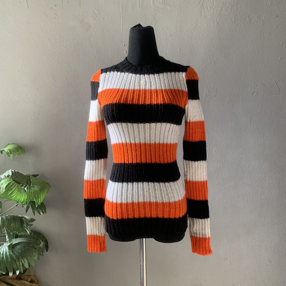 Courreges Rare Vintage 1970s Courreges Paris Stretchy Jumper Size XS / US 0-2 / IT 36-38 - 1 Thumbnail