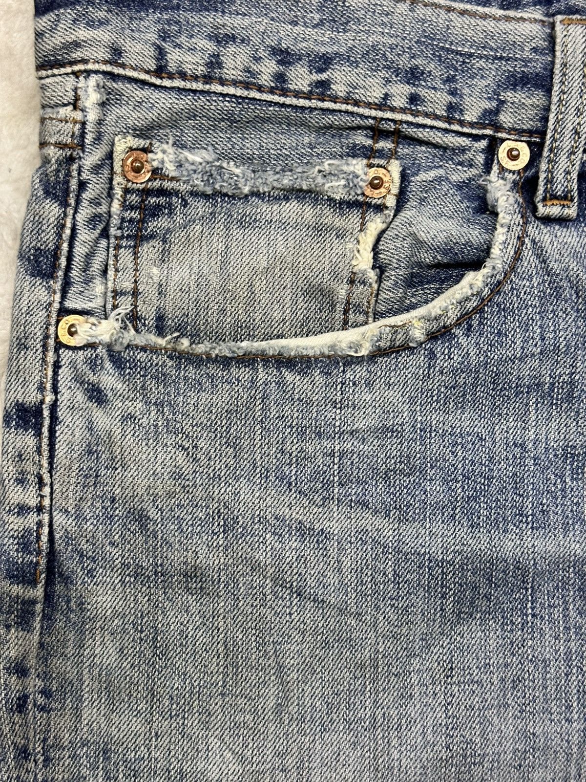 Levi's Vintage Levi’s 502 Distressed Straight Fit Denim Faded Wash Size US 36 / EU 52 - 5 Thumbnail