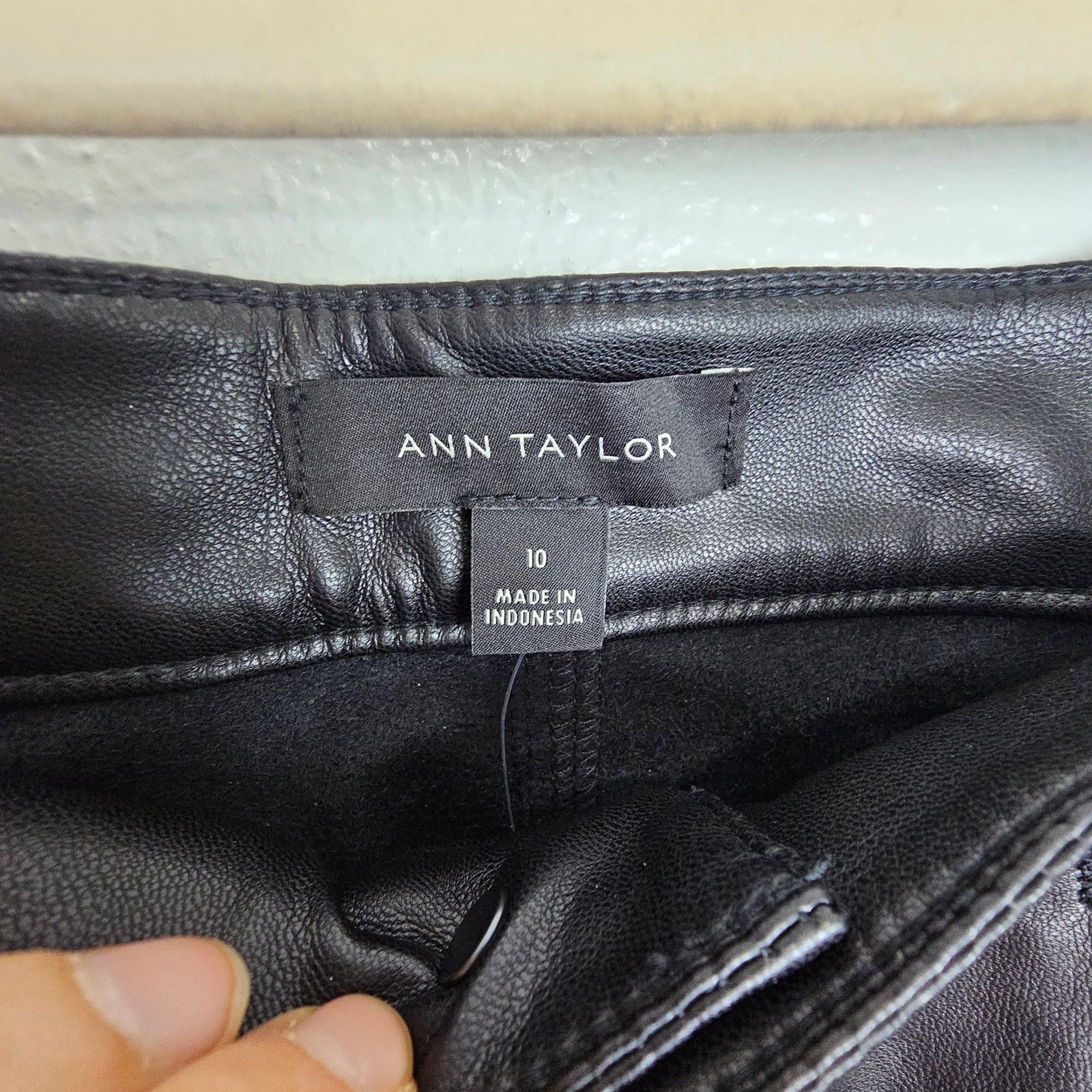 Ann Taylor Ann Taylor Womens Black Faux Leather High Waist Pants Sz 10 Size 32" / US 10 / IT 46 - 5 Thumbnail