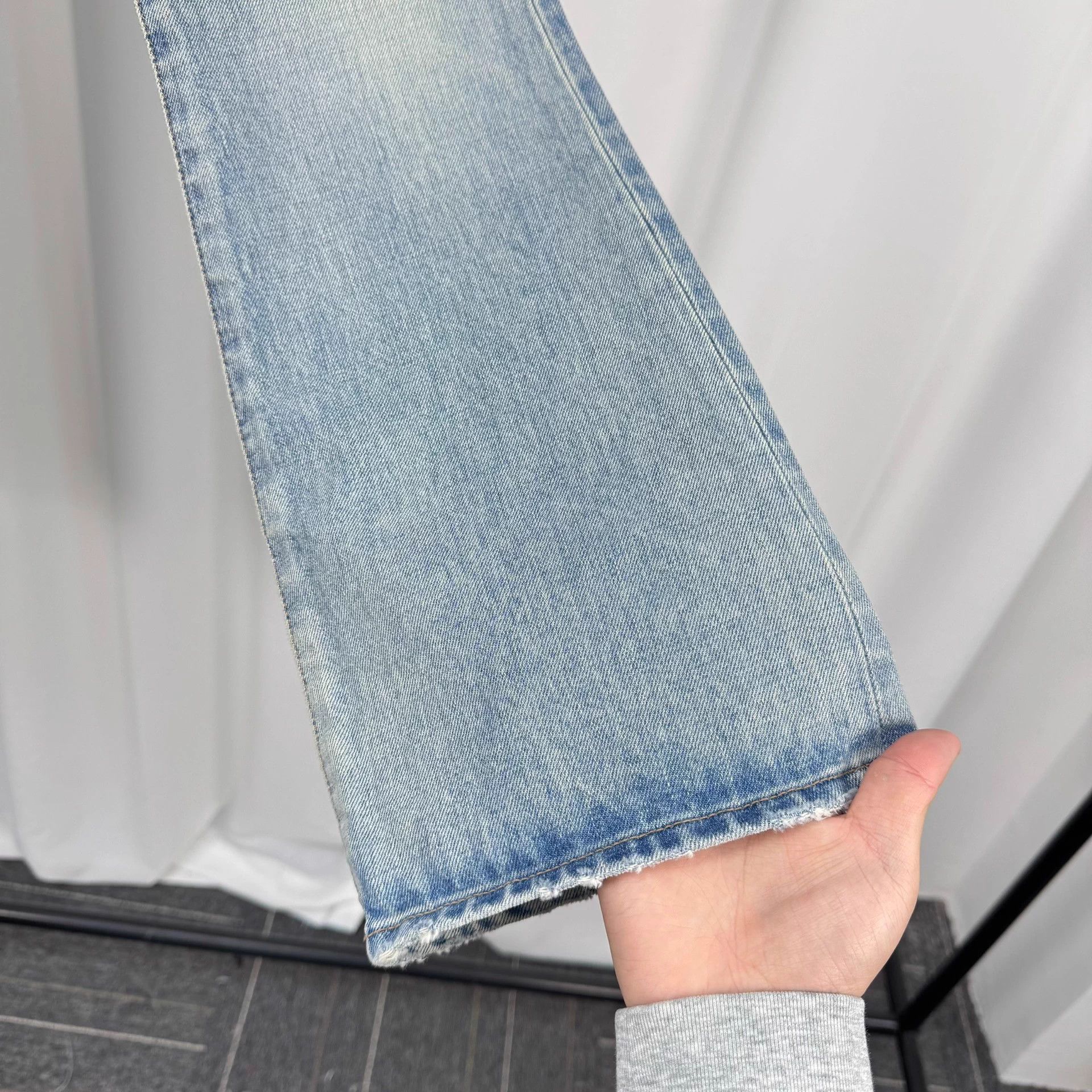 Celine Celine Triomphe Gold Button Washed Denim Jeans W25 Mint Size 24" / US 00 / IT 34 - 4 Thumbnail