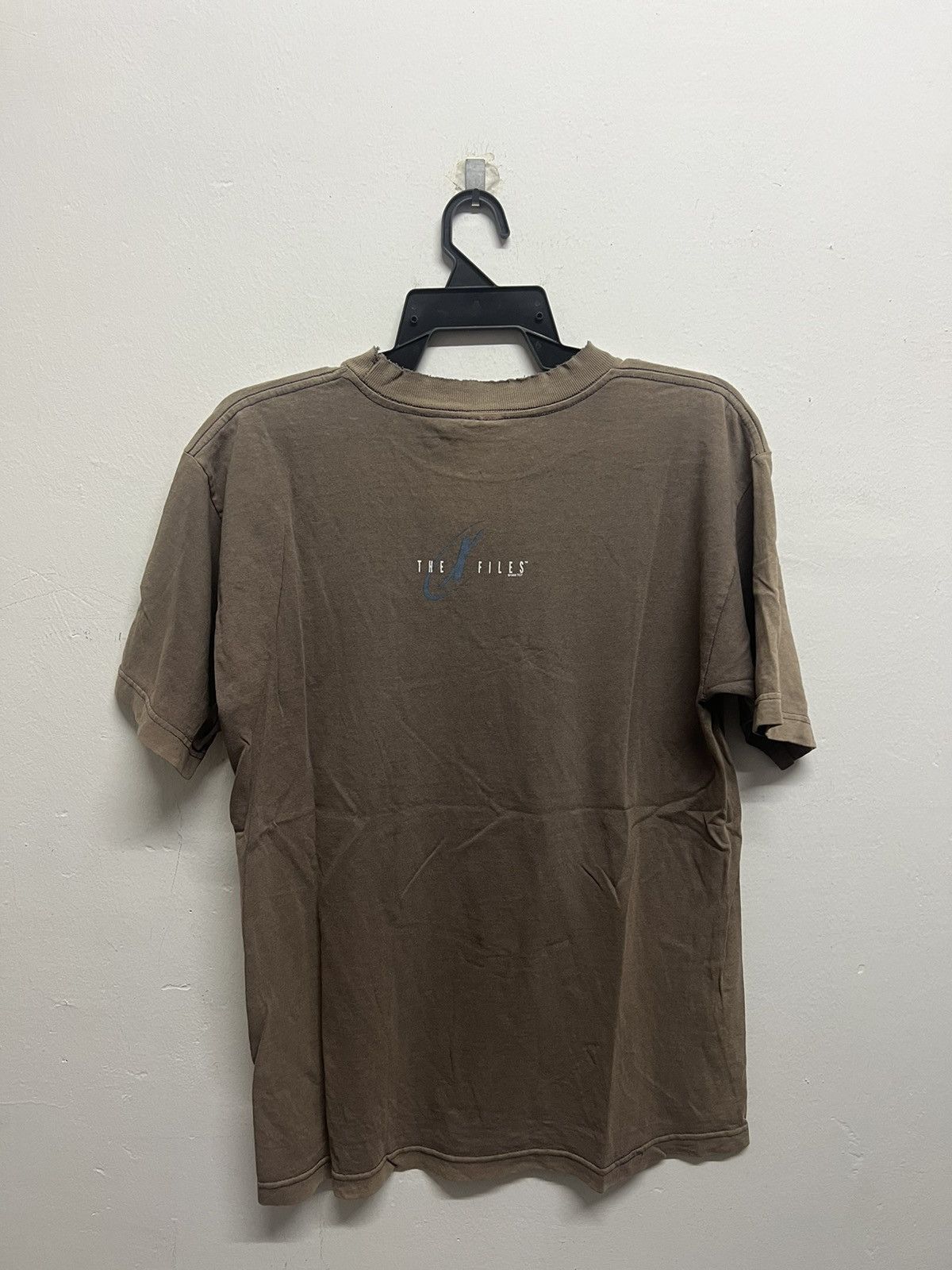 Vintage Vintage 90’s X Files Sun Faded Distressed Tee Size US M / EU 48-50 / 2 - 5 Thumbnail