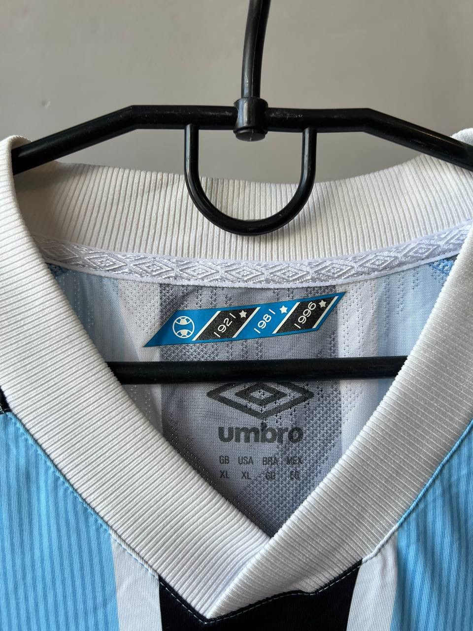 Umbro 2021/22 GREMIO FC HOME RARE SOCCER JERSEY SHIRT UMBRO SZ XL Size US XL / EU 56 / 4 - 9 Thumbnail