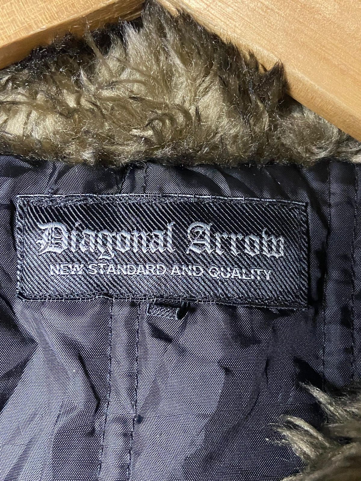 Vintage Diagonal Arrow Leather Suede Fur Collared Jacket (121) Size US L / EU 52-54 / 3 - 9 Thumbnail