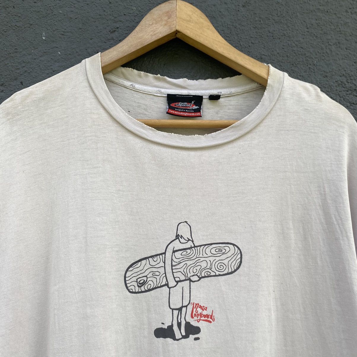 💥SICK💥Thrashed Vintage Y2K Noosa Longboards Surf Tee