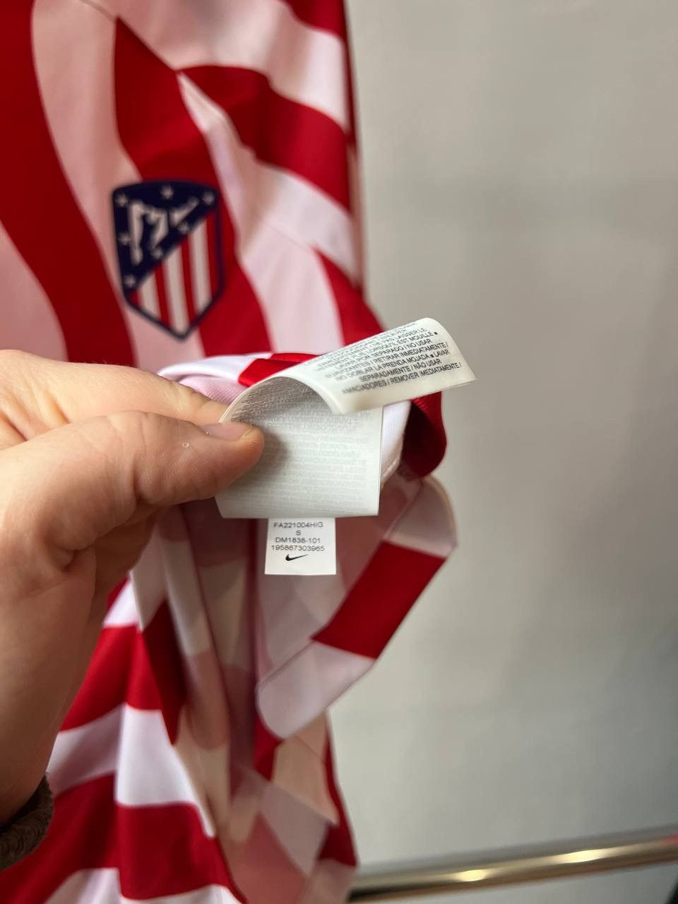 Nike MEW! 2022/23 ATLETICO MADRID HOME SOCCER JERSEY SHIRT NIKE S Size US S / EU 44-46 / 1 - 10 Thumbnail