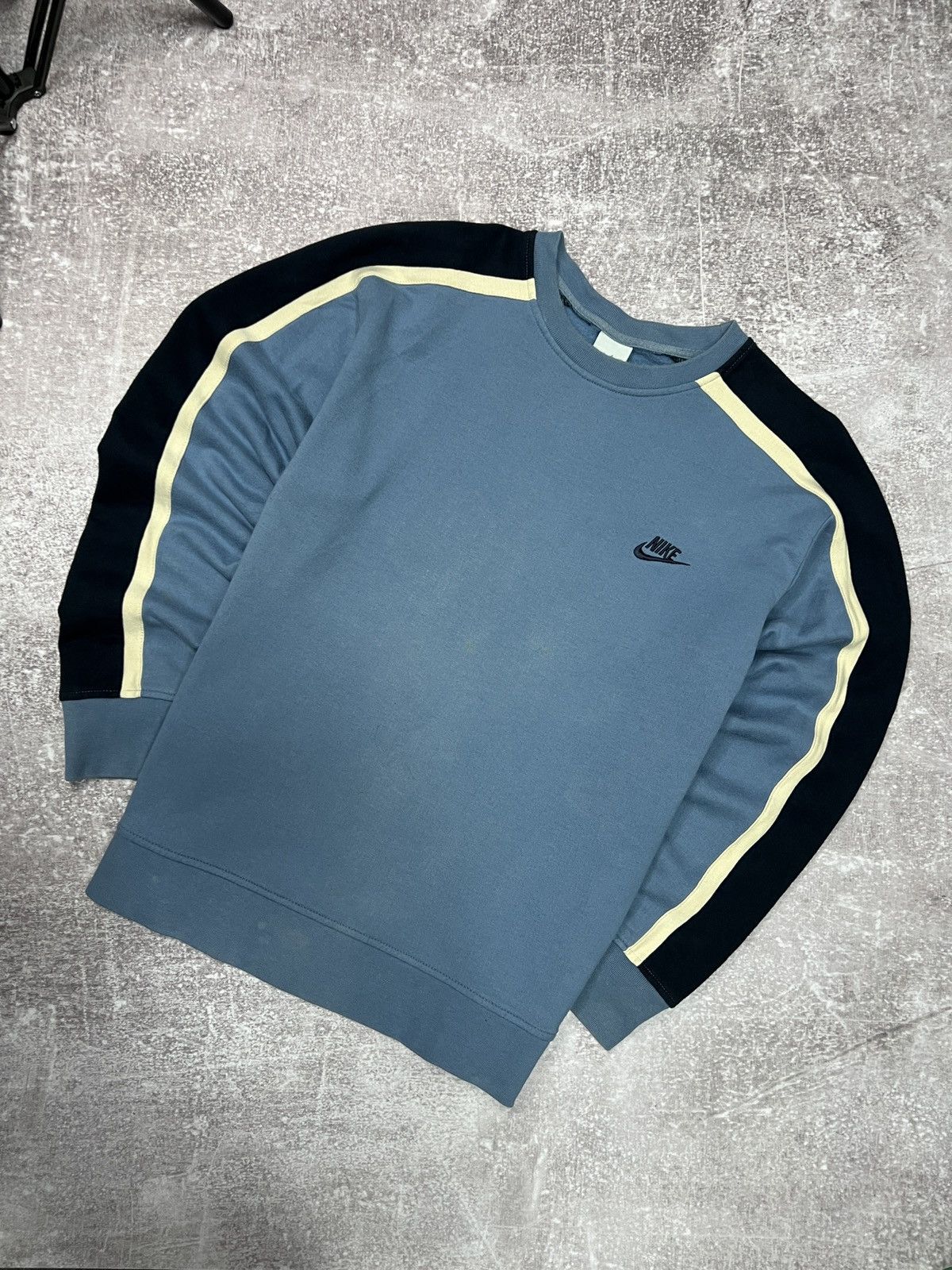 Nike Vintage Nike Sweatshirt Logos Y2K Fit Size US L / EU 52-54 / 3 - 1 Thumbnail