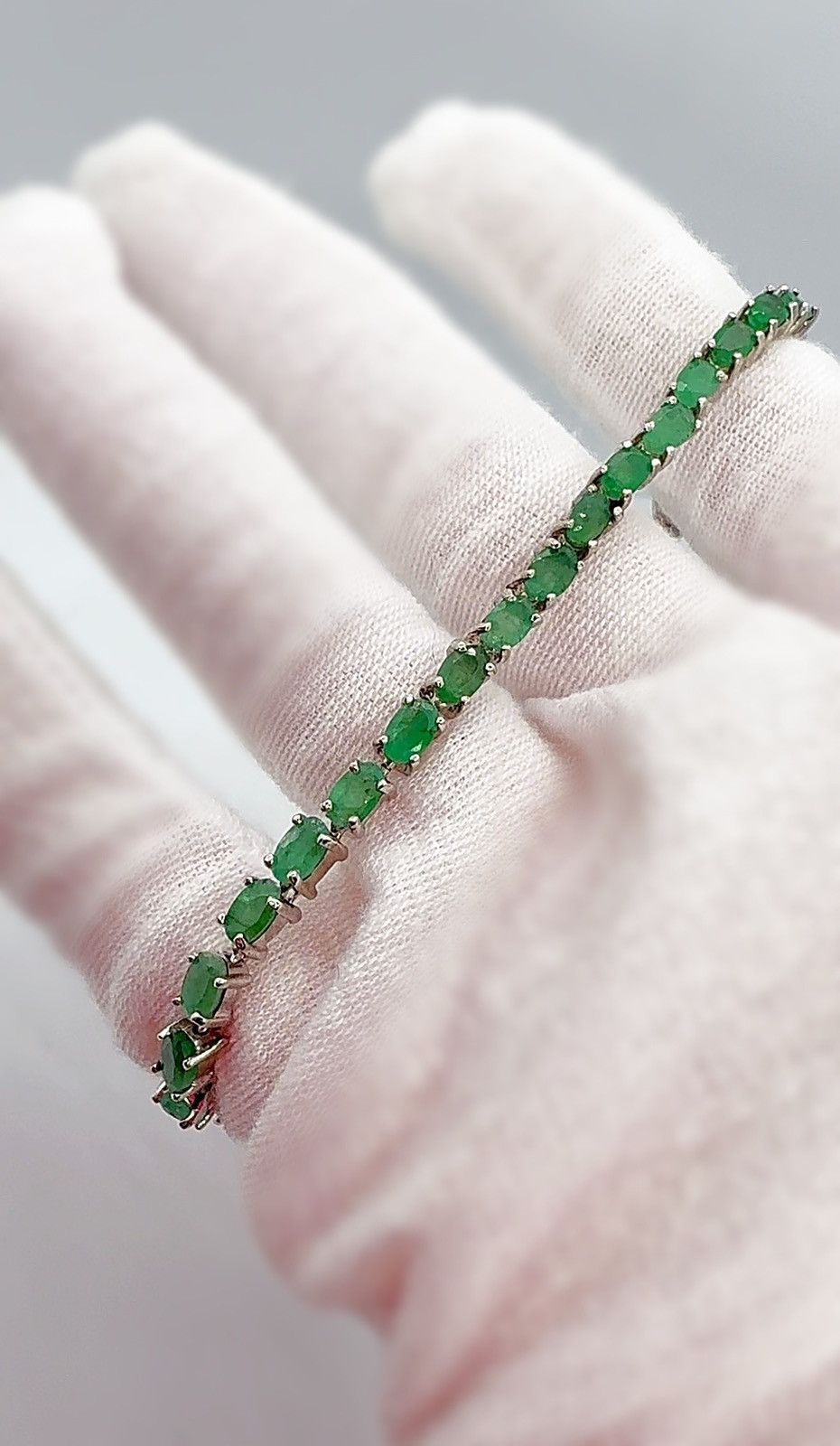 Nordstrom 14k White Gold over Silver Green Emerald Jadeite Bracelet! Size ONE SIZE - 2 Thumbnail