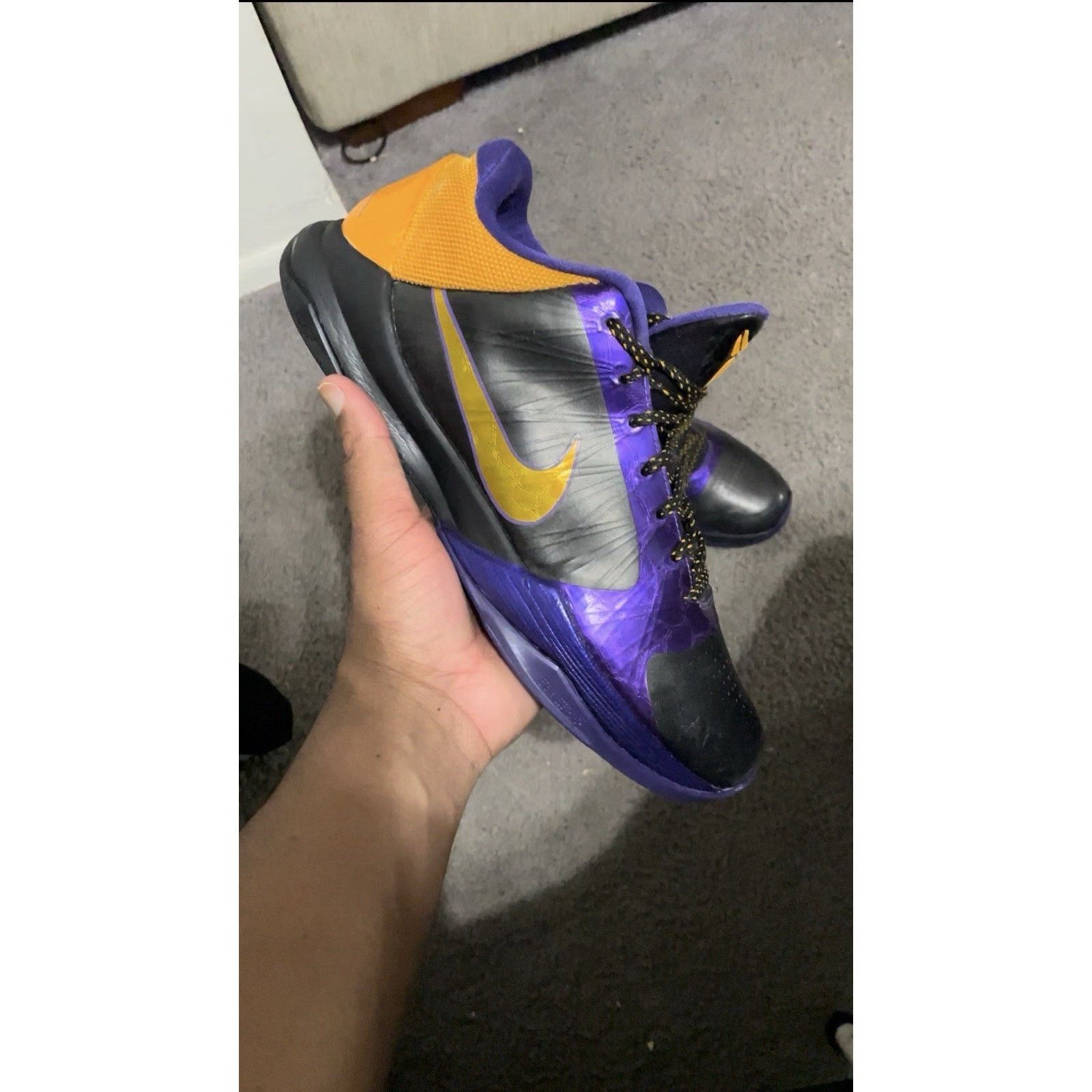 Nike Size 11 -Nike Zoom Kobe 5 Lakers Away 2009 Purple Gold Black Size US 11 / EU 44 - 1 Thumbnail