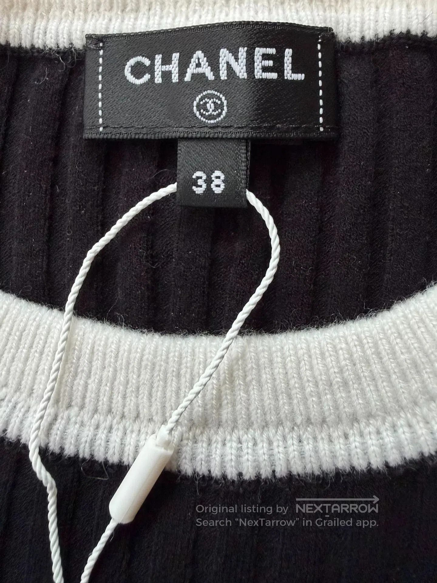 Chanel Chanel 25C Cutout CC Black Short Sleeve. Size US S / EU 44-46 / 1 - 4 Thumbnail