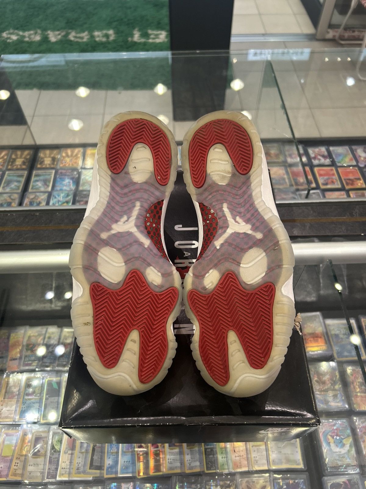 Jordan Brand Jordan 11 Cherry 2022 Size US 10 / EU 43 - 9 Thumbnail