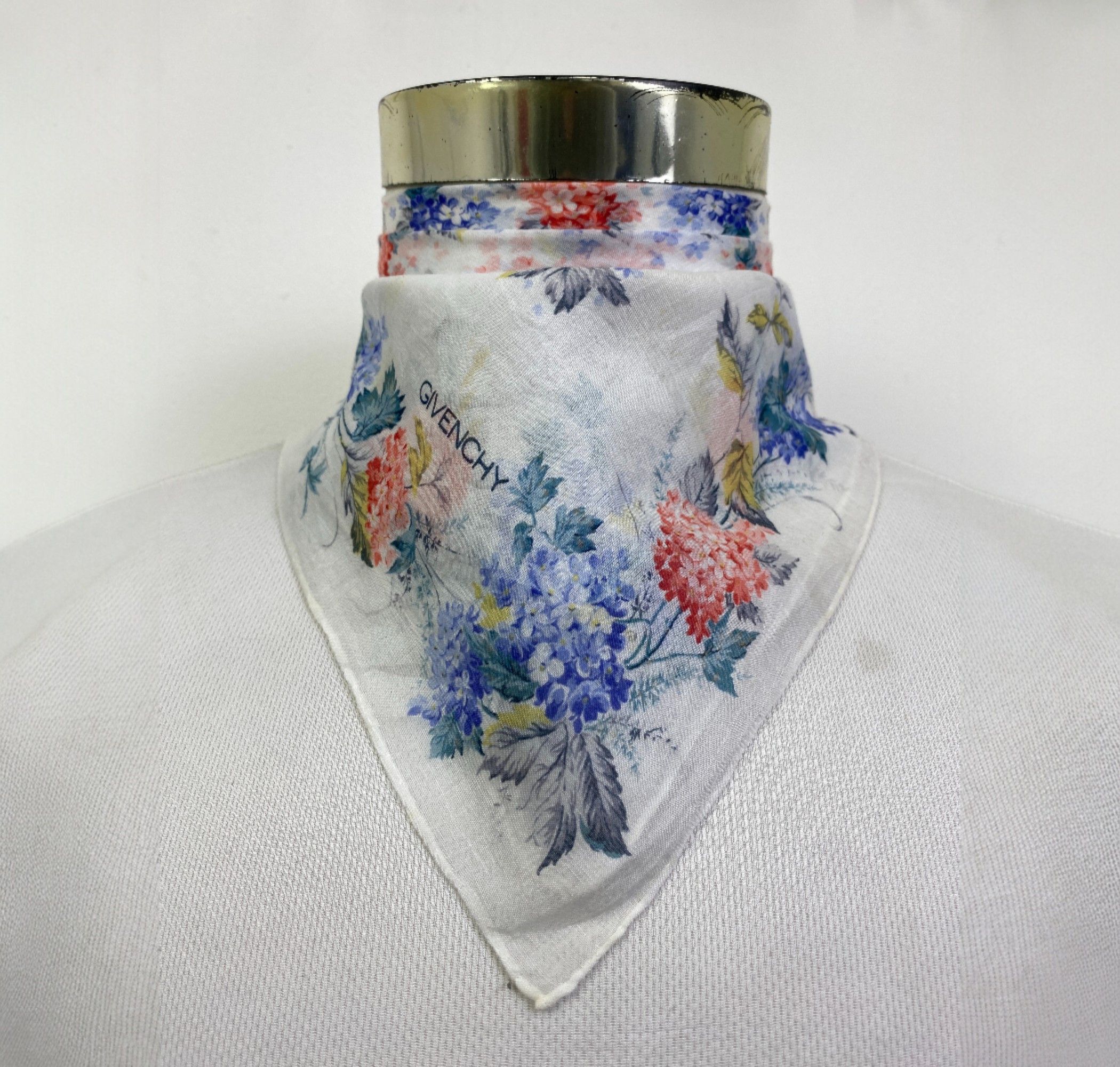 Givenchy Givenchy Handkerchief / Neckerchief / Bandana HKC1082 Size ONE SIZE - 1 Thumbnail