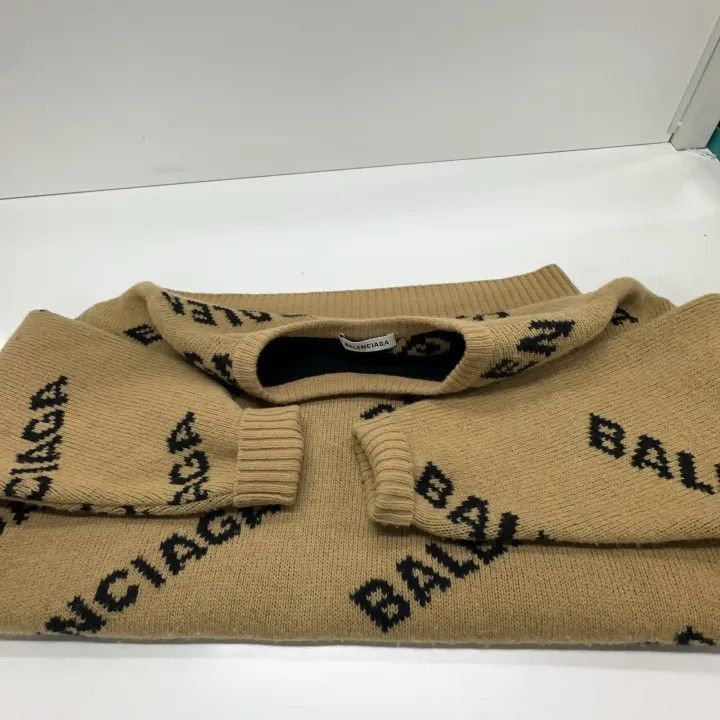 Balenciaga Balenciaga Balenciaga Logo Knit Sweater in Beige -2507 Size US XS / EU 42 / 0 - 7 Thumbnail