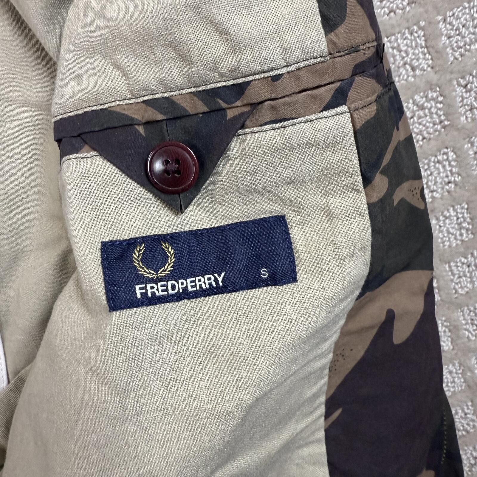 Fred Perry fred perry camo bomber jacket small Size US S / EU 44-46 / 1 - 6 Thumbnail