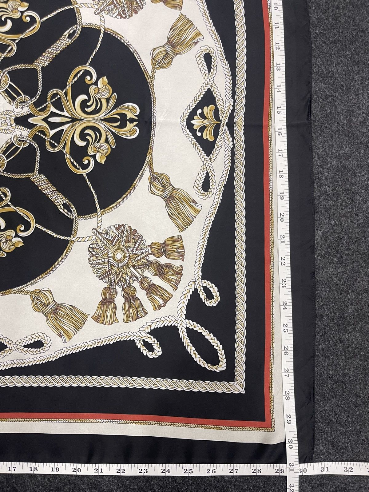 Japanese Brand Rope Picnic Passage Silk-Touch Geometric Shawl Size ONE SIZE - 3 Thumbnail