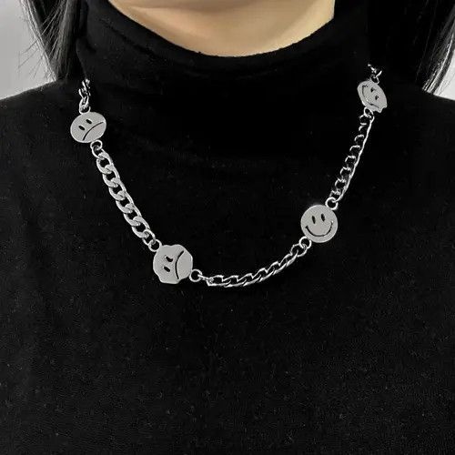 Jewelry Smiley Face Pendant Necklace Chain Size ONE SIZE - 1 Thumbnail
