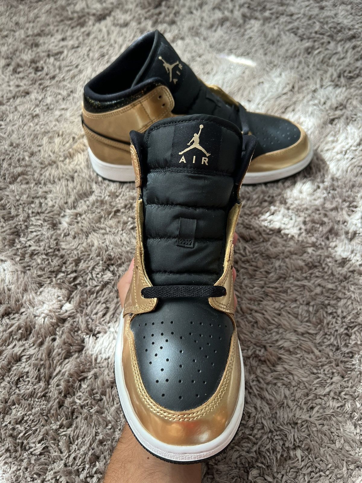 Nike Air Jordan 1 WMNS Gold Size US 8.5 / IT 38.5 - 4 Thumbnail